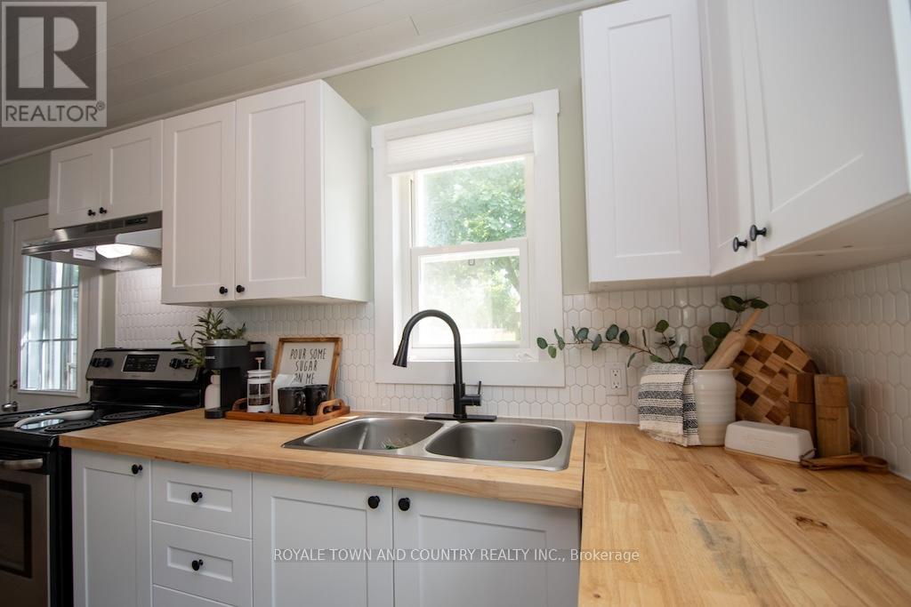38 St Patrick Street, Kawartha Lakes (Lindsay), Ontario  K9V 1R3 - Photo 16 - X12307204