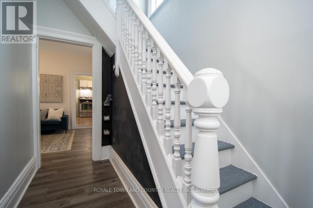 38 St Patrick Street, Kawartha Lakes (Lindsay), Ontario  K9V 1R3 - Photo 3 - X12307204