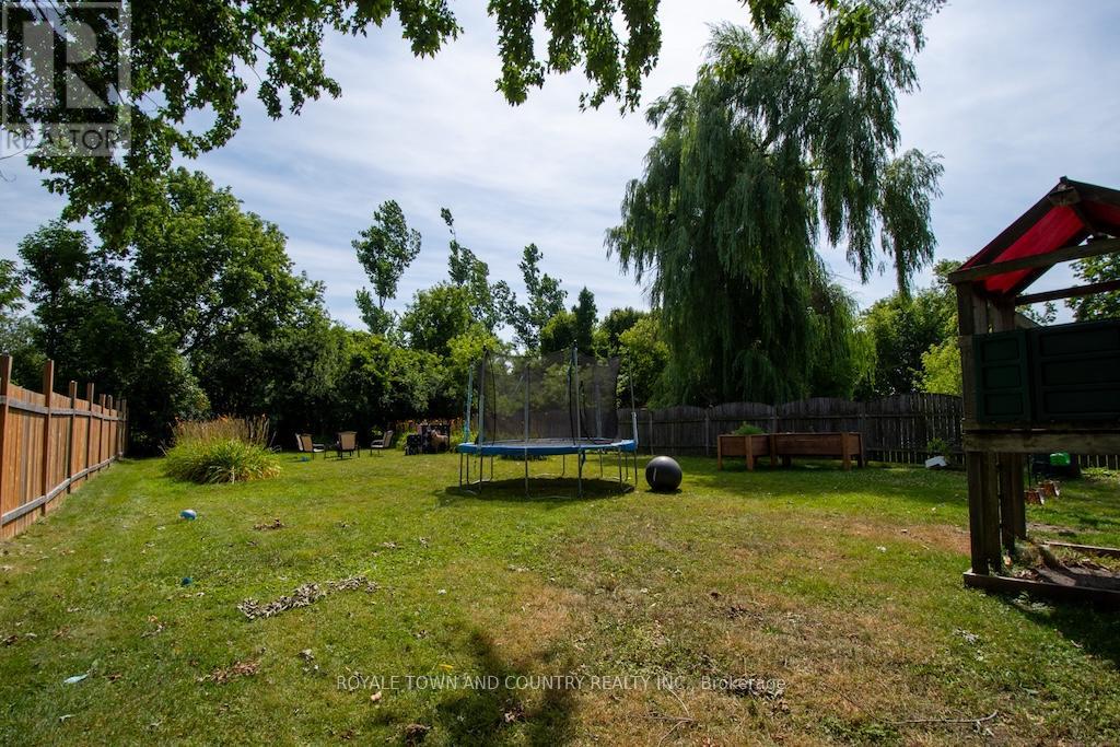 38 St Patrick Street, Kawartha Lakes (Lindsay), Ontario  K9V 1R3 - Photo 36 - X12307204