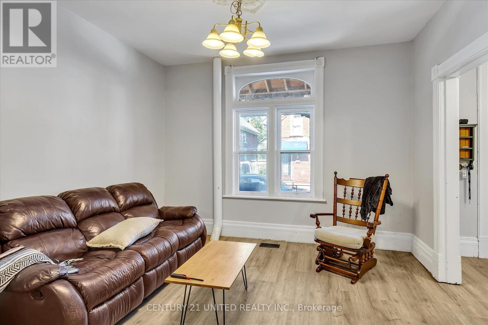 45 Lafayette Avenue, Peterborough Central (South), Ontario  K9J 5C1 - Photo 10 - X12307270