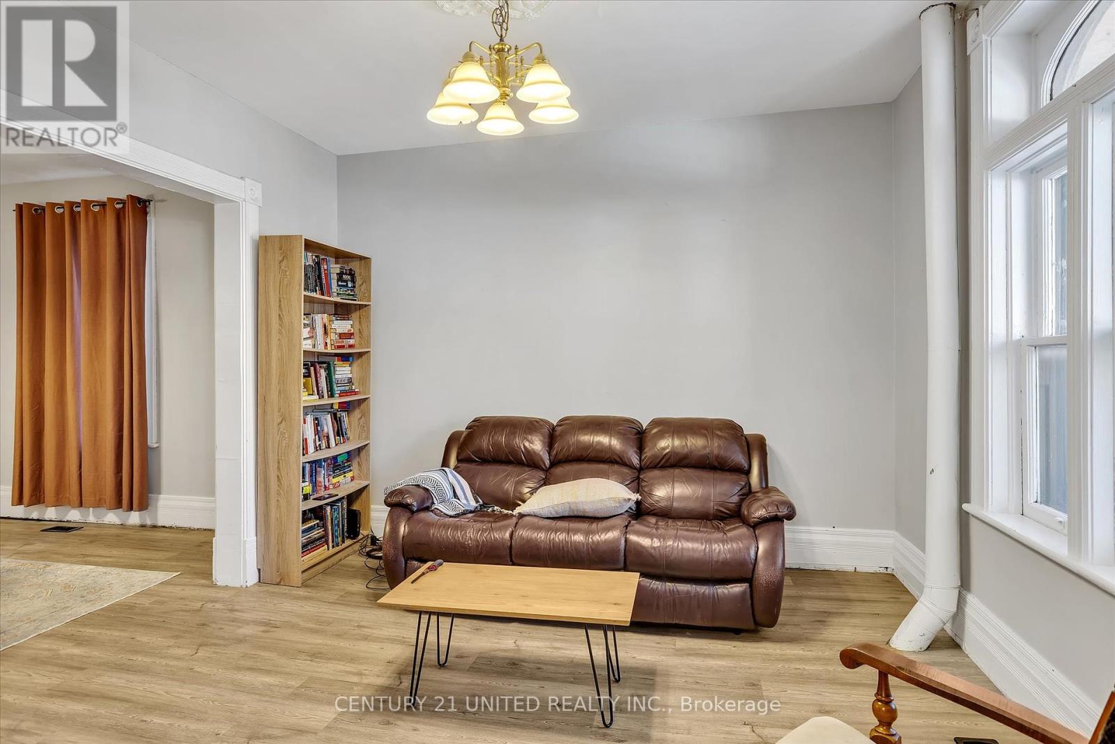 45 Lafayette Avenue, Peterborough Central (South), Ontario  K9J 5C1 - Photo 13 - X12307270