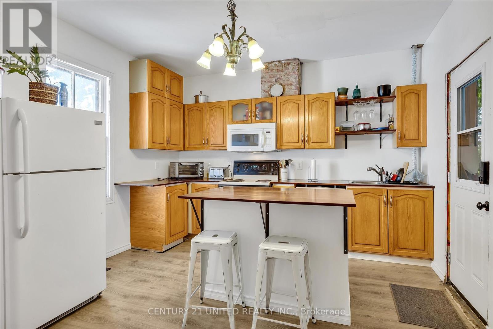 45 Lafayette Avenue, Peterborough Central (South), Ontario  K9J 5C1 - Photo 17 - X12307270