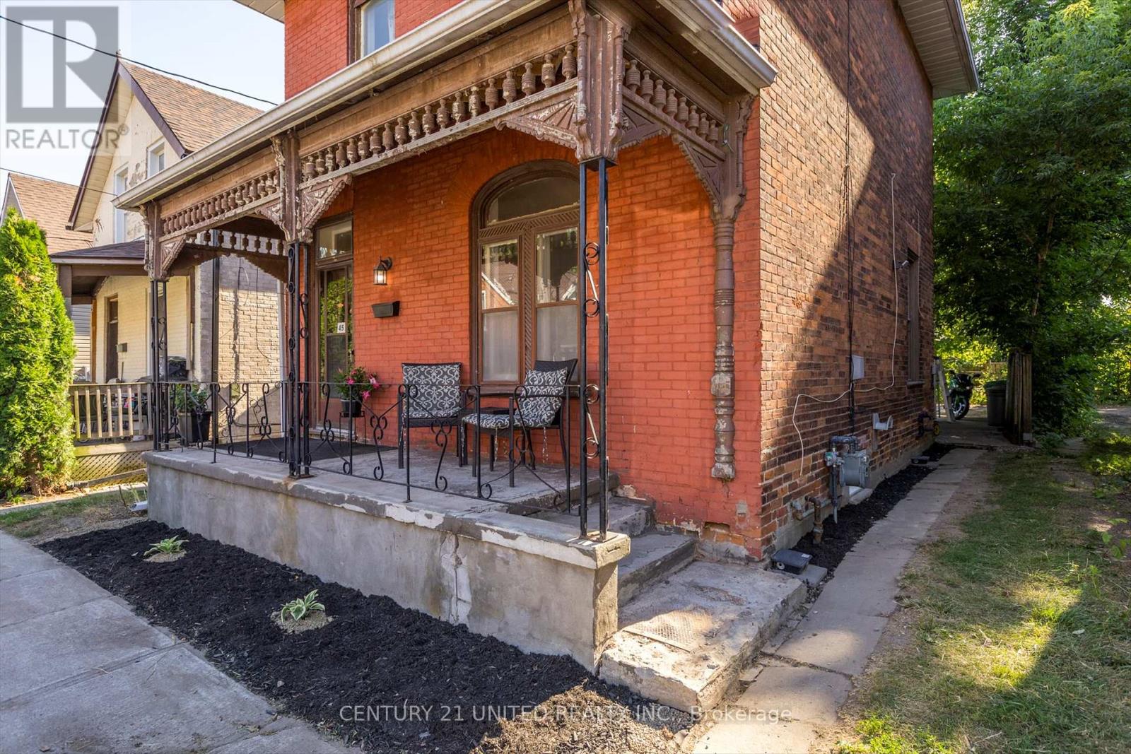 45 Lafayette Avenue, Peterborough Central (South), Ontario  K9J 5C1 - Photo 2 - X12307270