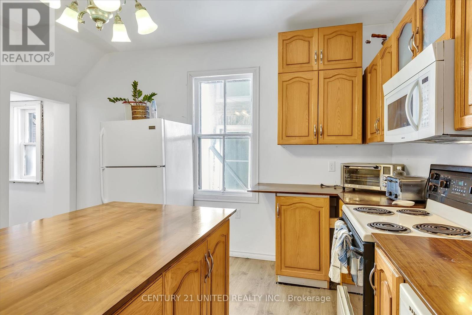45 Lafayette Avenue, Peterborough Central (South), Ontario  K9J 5C1 - Photo 21 - X12307270