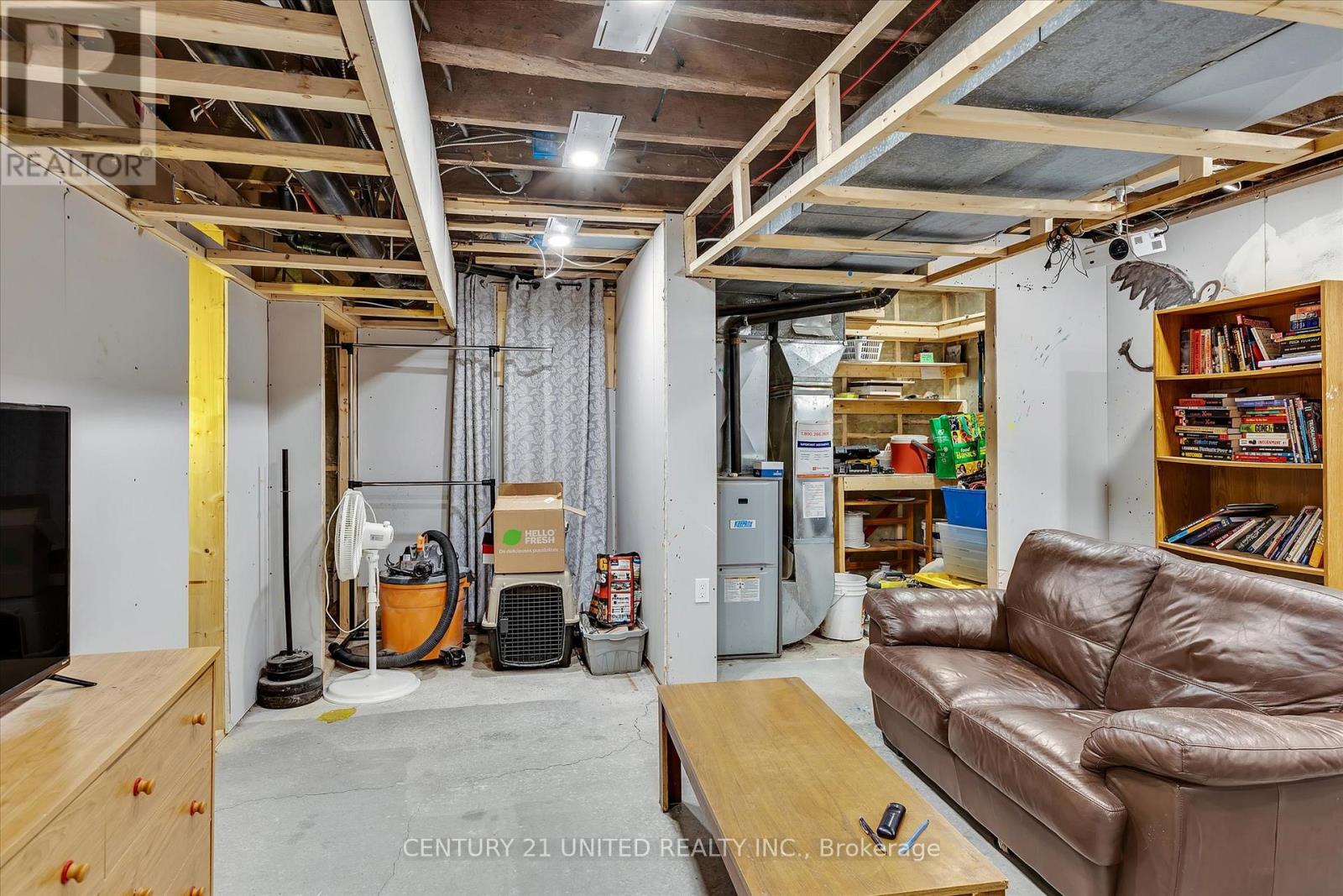 45 Lafayette Avenue, Peterborough Central (South), Ontario  K9J 5C1 - Photo 42 - X12307270