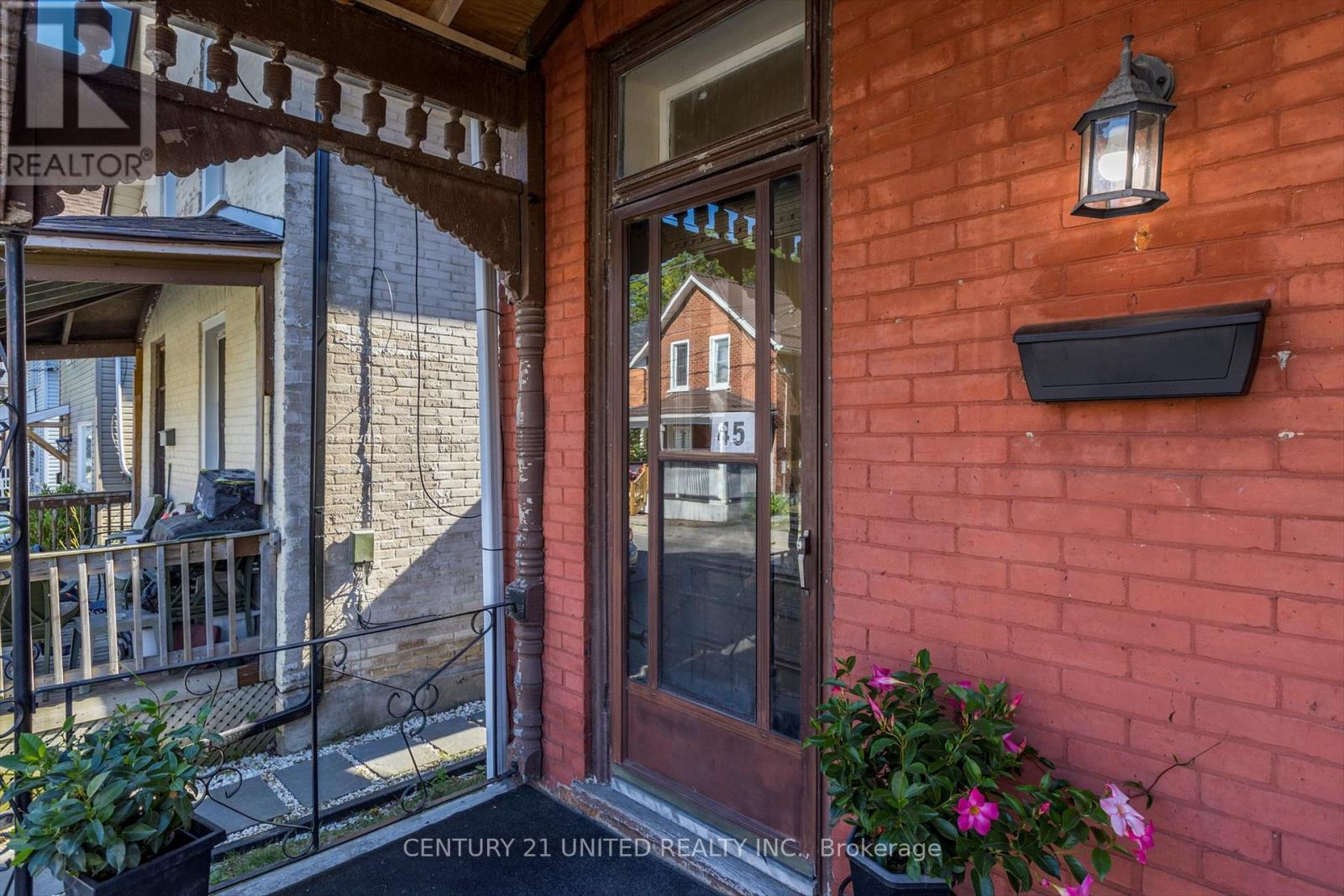 45 Lafayette Avenue, Peterborough Central (South), Ontario  K9J 5C1 - Photo 7 - X12307270