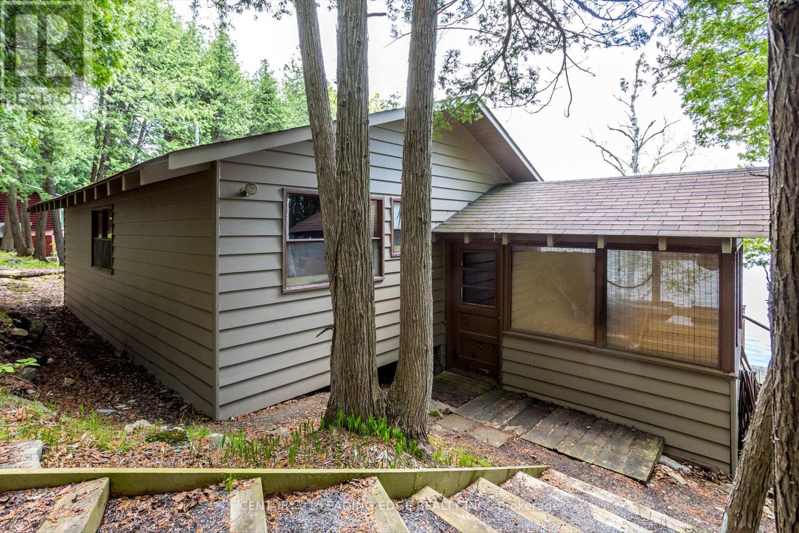 1956 White Lake Road E, Douro-Dummer, Ontario  K0L 2H0 - Photo 24 - X12307114