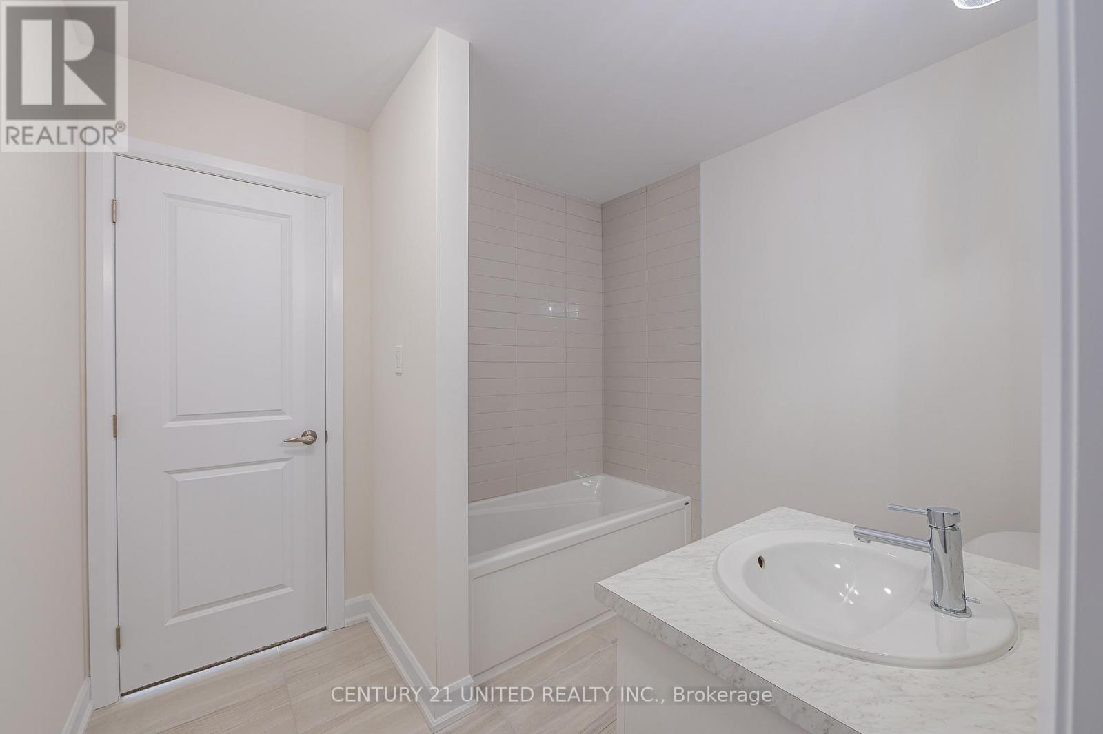 319 Mullighan Gardens, Peterborough North (North), Ontario  K9K 0H2 - Photo 15 - X12307318