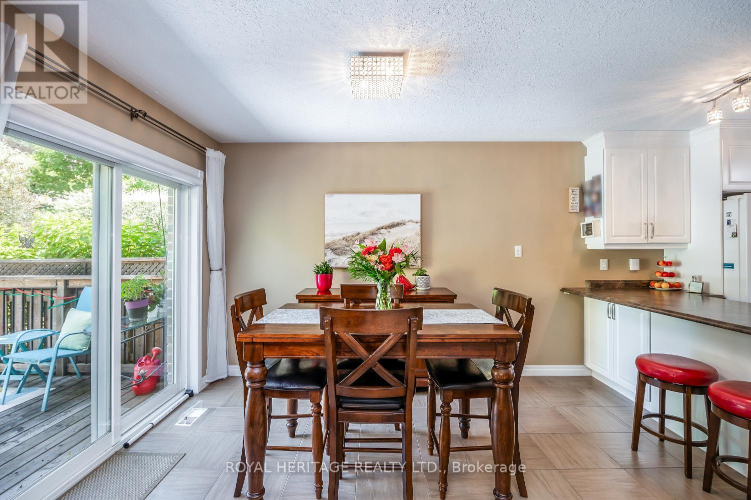 162 - 301 Carnegie Avenue, Peterborough North (University Heights), Ontario  K9L 0G1 - Photo 10 - X12307320