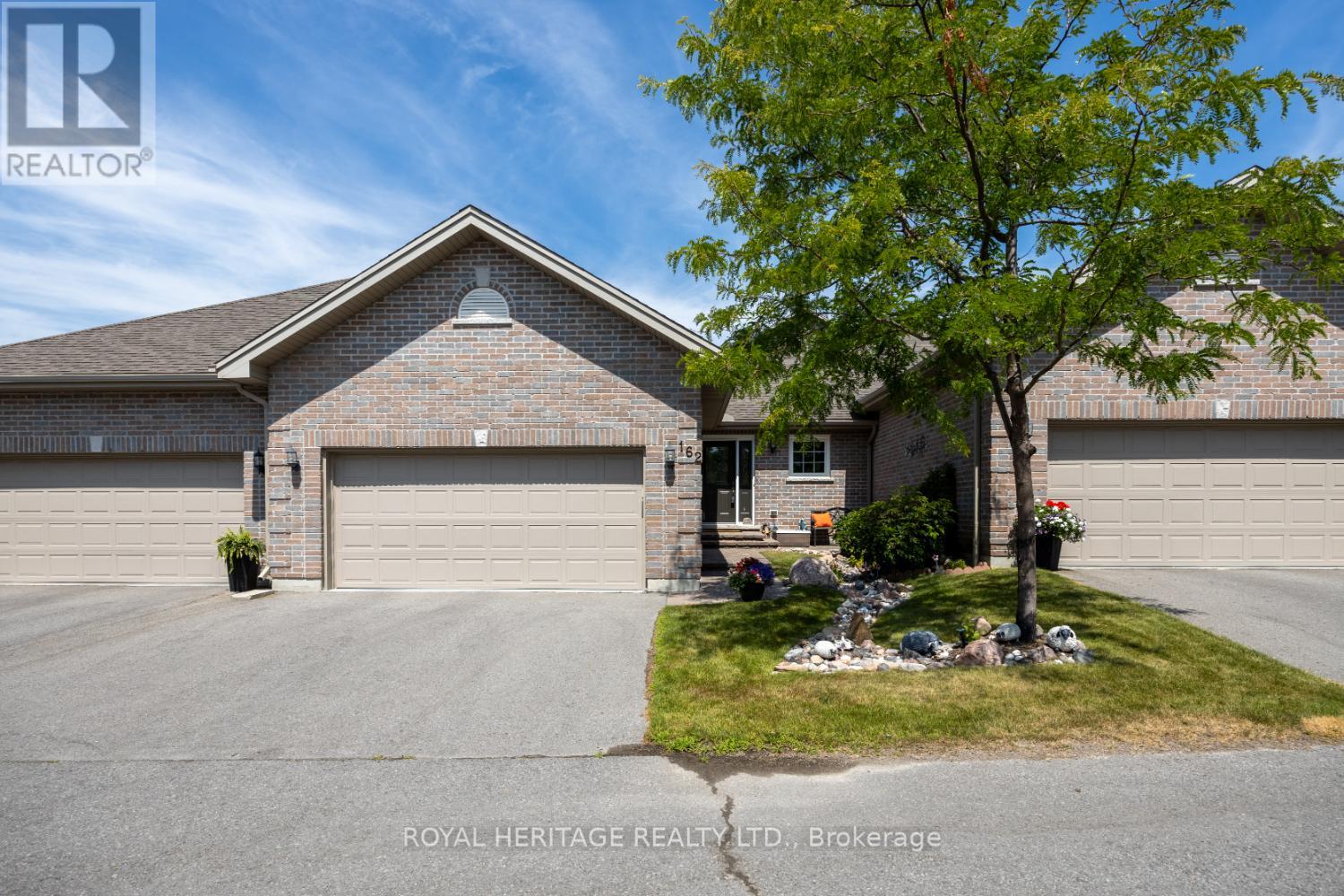 162 - 301 Carnegie Avenue, Peterborough North (University Heights), Ontario  K9L 0G1 - Photo 2 - X12307320