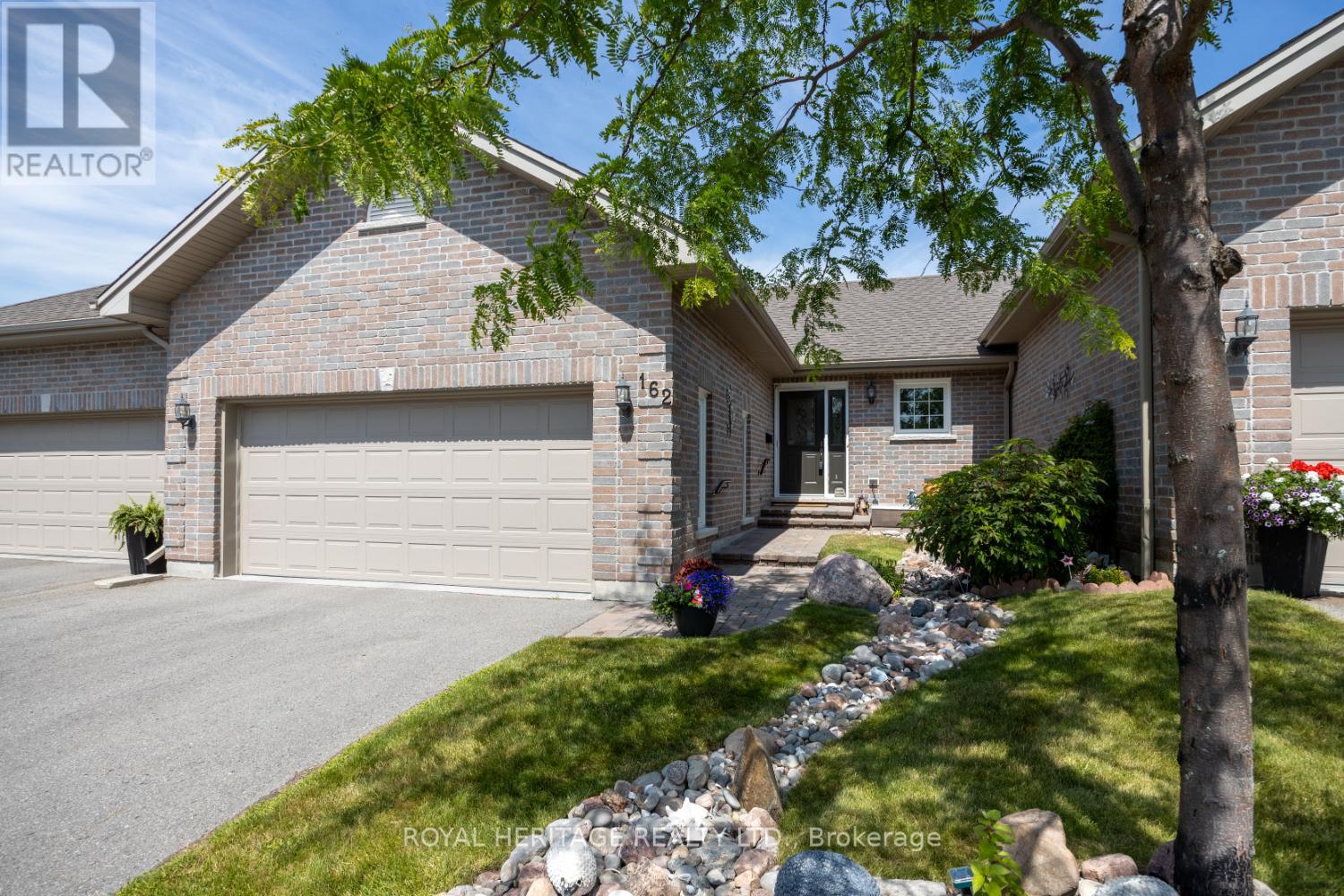 162 - 301 Carnegie Avenue, Peterborough North (University Heights), Ontario  K9L 0G1 - Photo 3 - X12307320