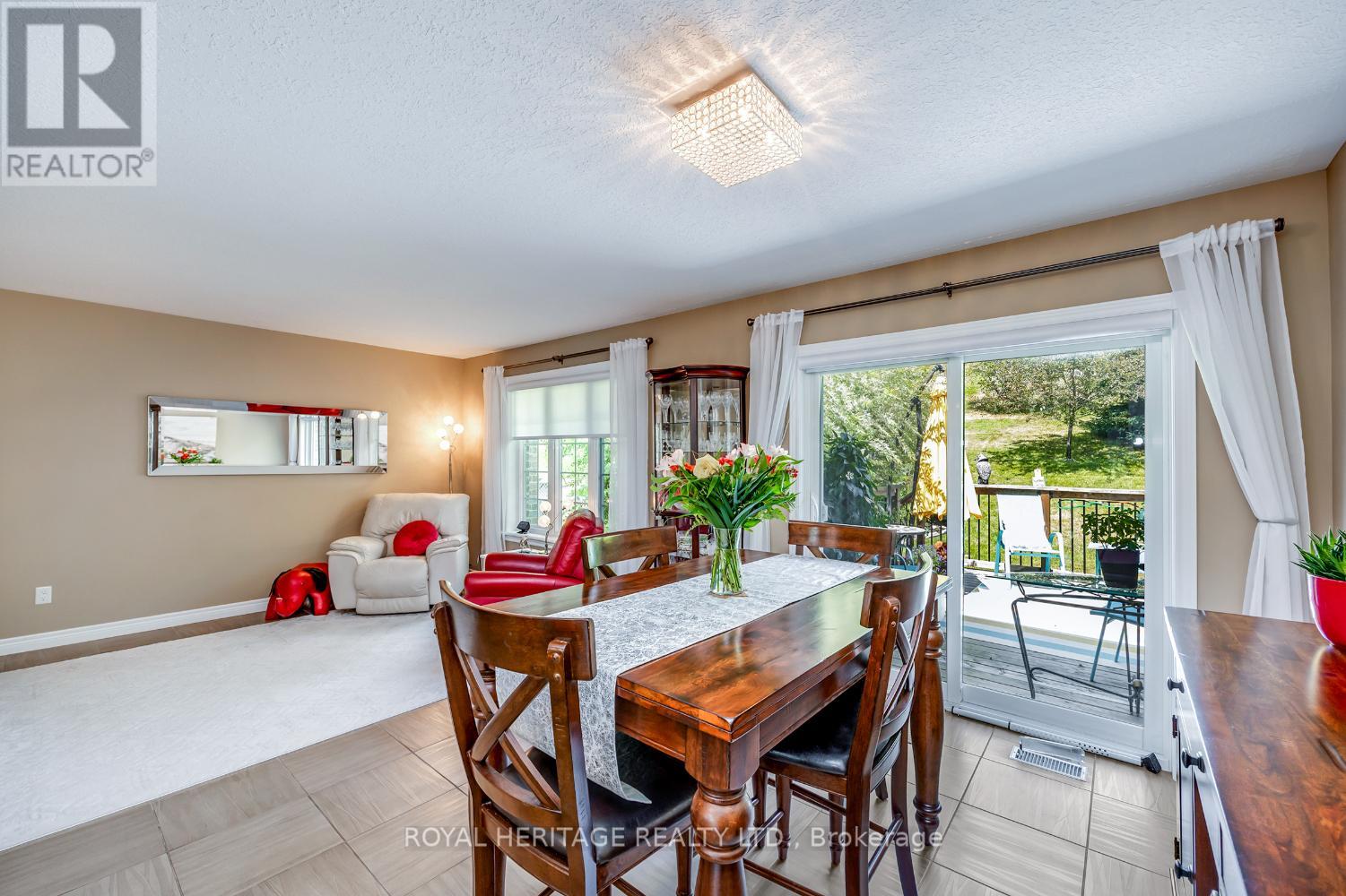 162 - 301 Carnegie Avenue, Peterborough North (University Heights), Ontario  K9L 0G1 - Photo 8 - X12307320