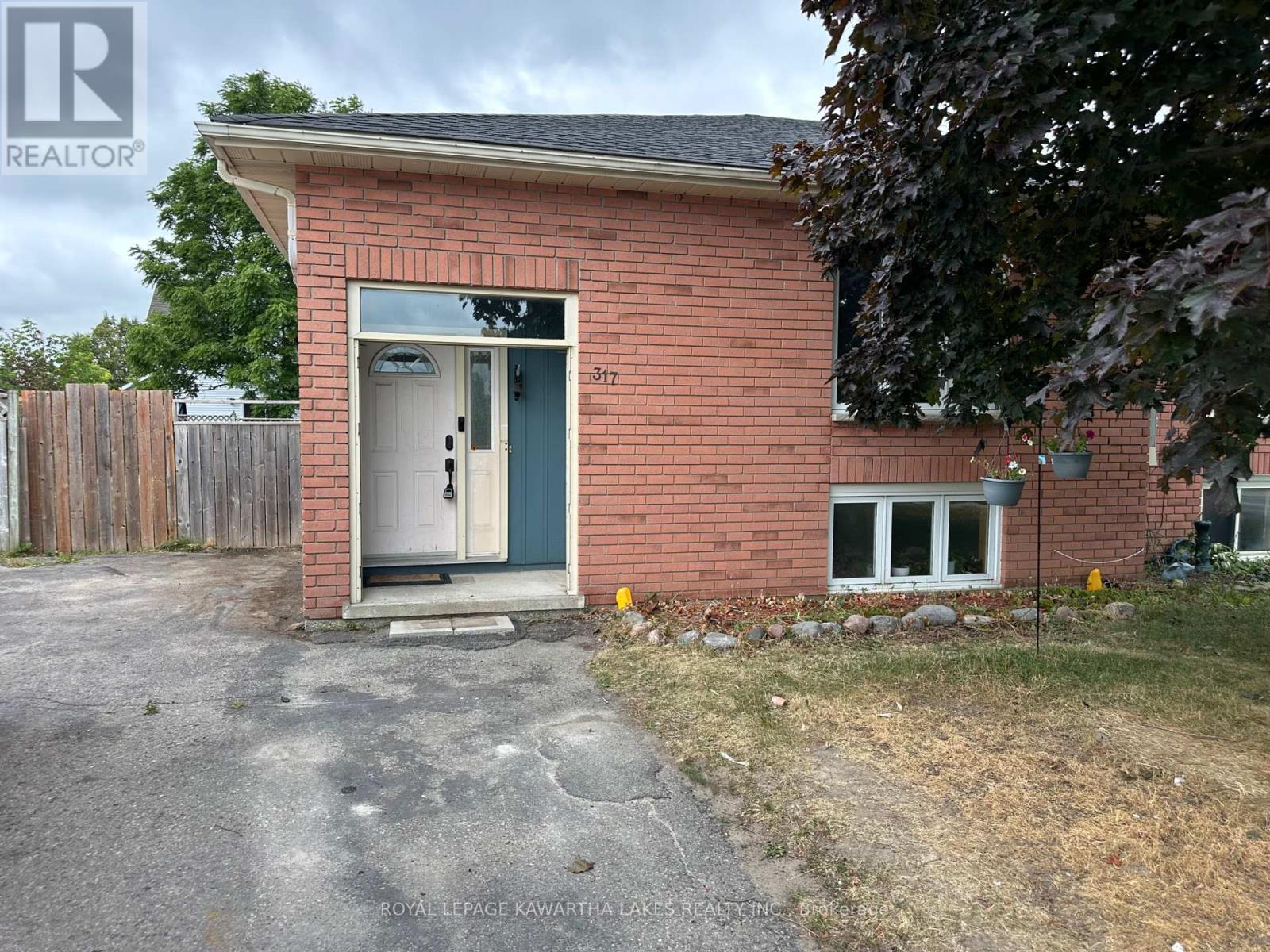 317 William Street N, Kawartha Lakes (Lindsay), Ontario  K9V 6A6 - Photo 4 - X12307505