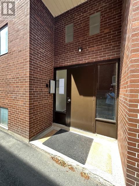 200 London Street, Peterborough Central (North), Ontario  K9H 2Y9 - Photo 3 - X12307506