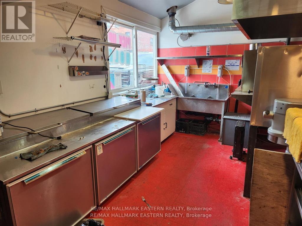 199 Hunter Street, Peterborough Central (North), Ontario  K9H 2L1 - Photo 19 - X12307584