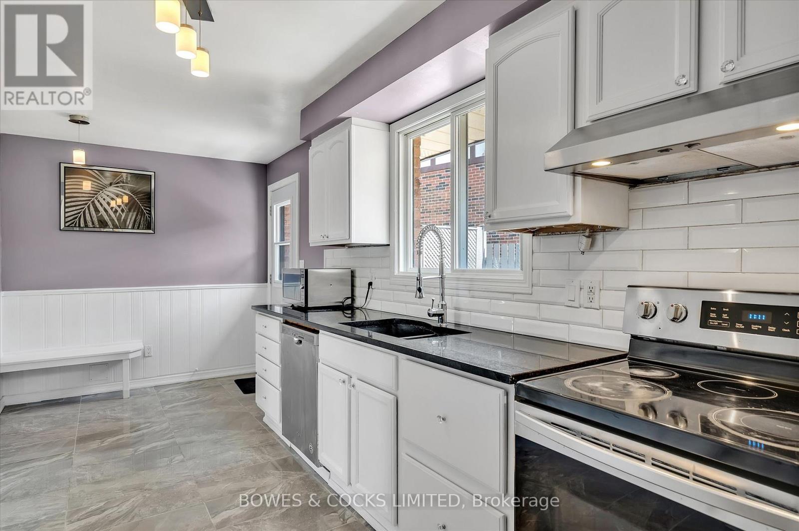 2126 Walker Avenue, Peterborough East (South), Ontario  K9L 1S1 - Photo 16 - X12307600