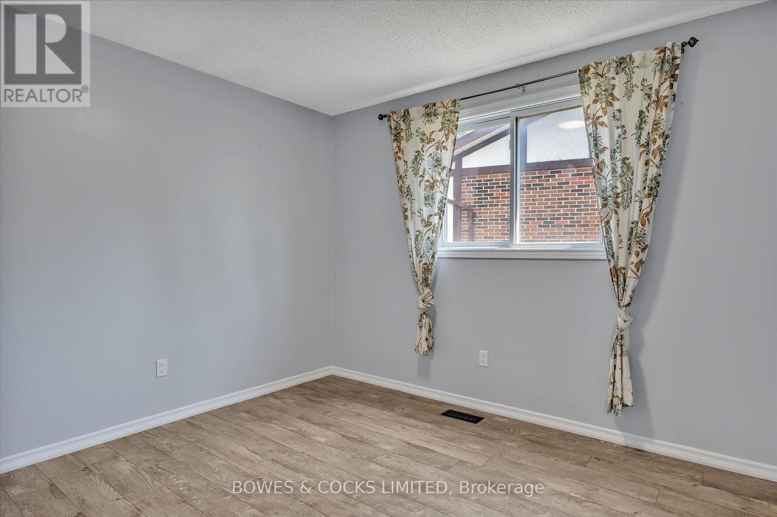 2126 Walker Avenue, Peterborough East (South), Ontario  K9L 1S1 - Photo 25 - X12307600