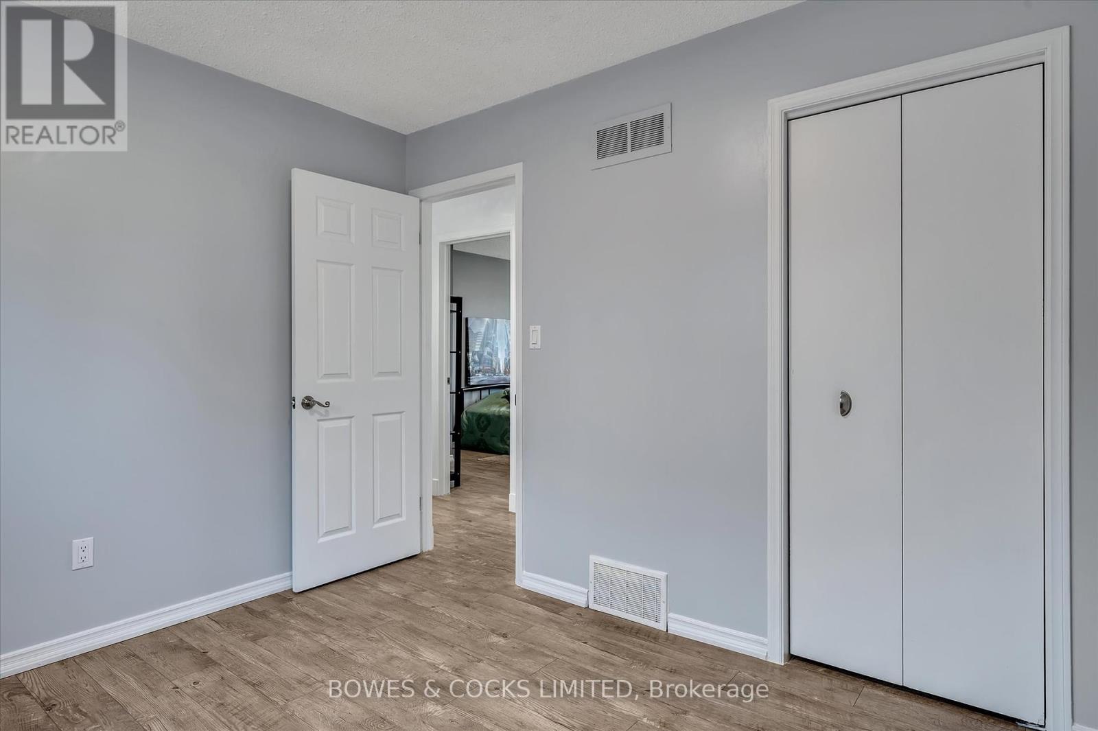 2126 Walker Avenue, Peterborough East (South), Ontario  K9L 1S1 - Photo 26 - X12307600