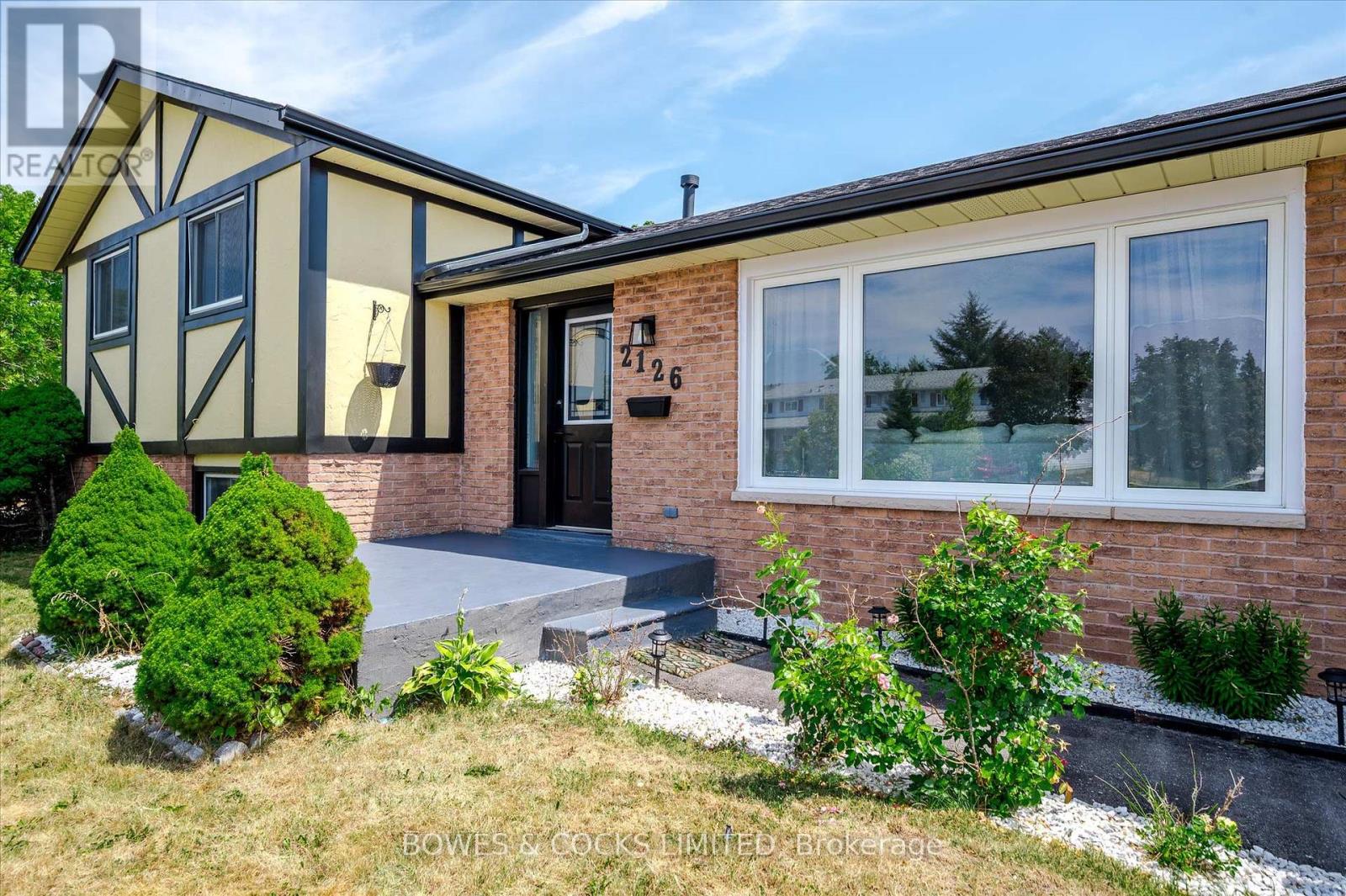 2126 Walker Avenue, Peterborough East (South), Ontario  K9L 1S1 - Photo 6 - X12307600