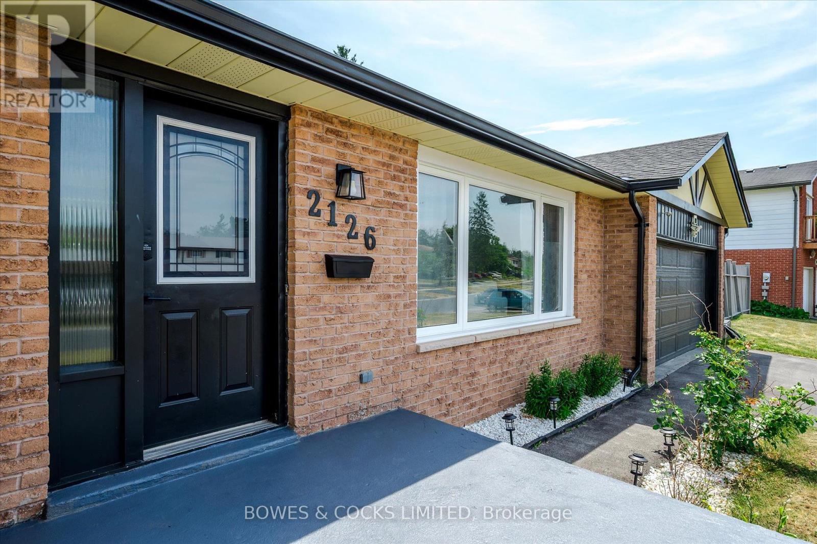 2126 Walker Avenue, Peterborough East (South), Ontario  K9L 1S1 - Photo 7 - X12307600