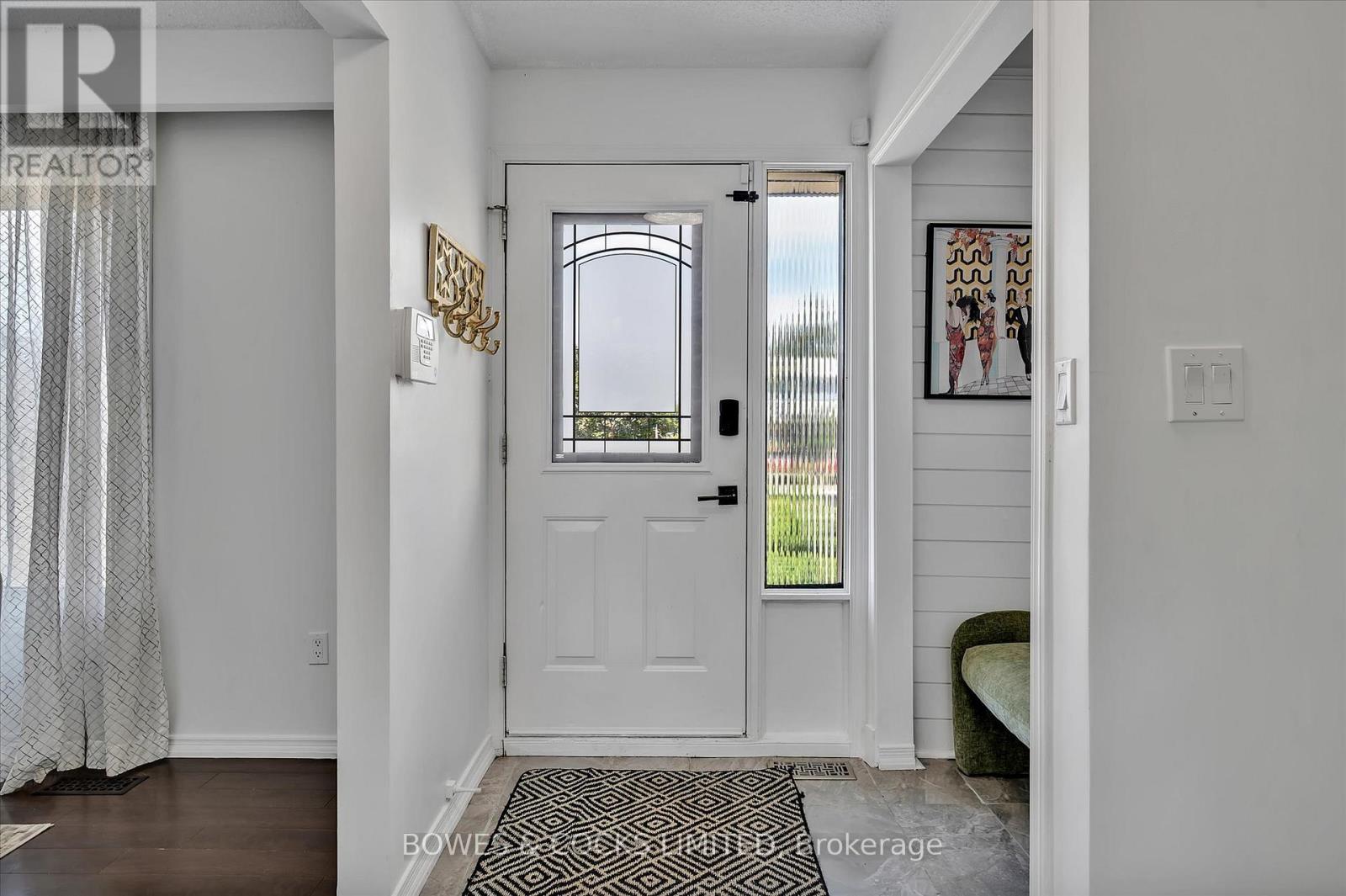 2126 Walker Avenue, Peterborough East (South), Ontario  K9L 1S1 - Photo 8 - X12307600