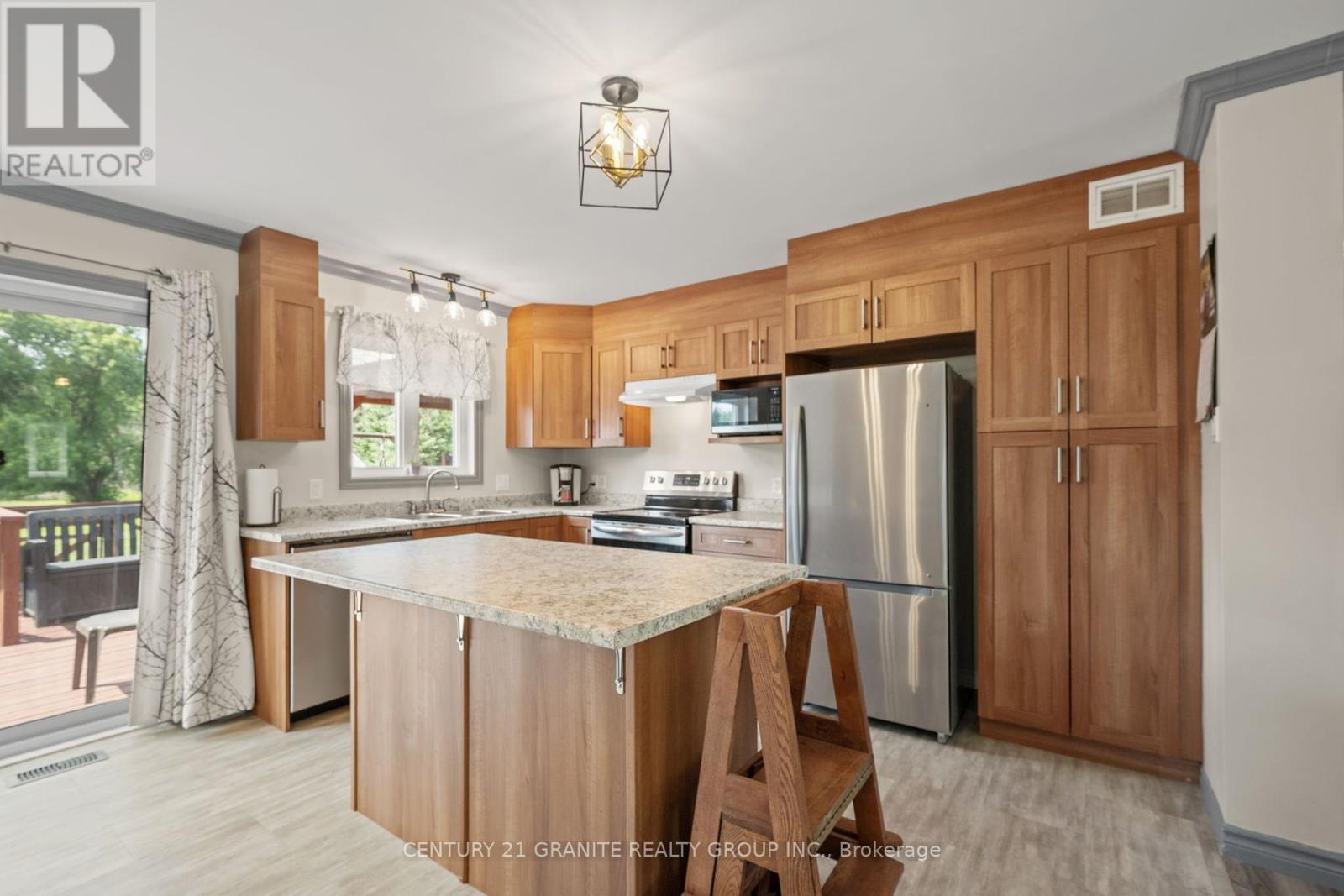 41 Maxwell Settlement Road, Bancroft (Bancroft Ward), Ontario  K0L 1C0 - Photo 3 - X12307719