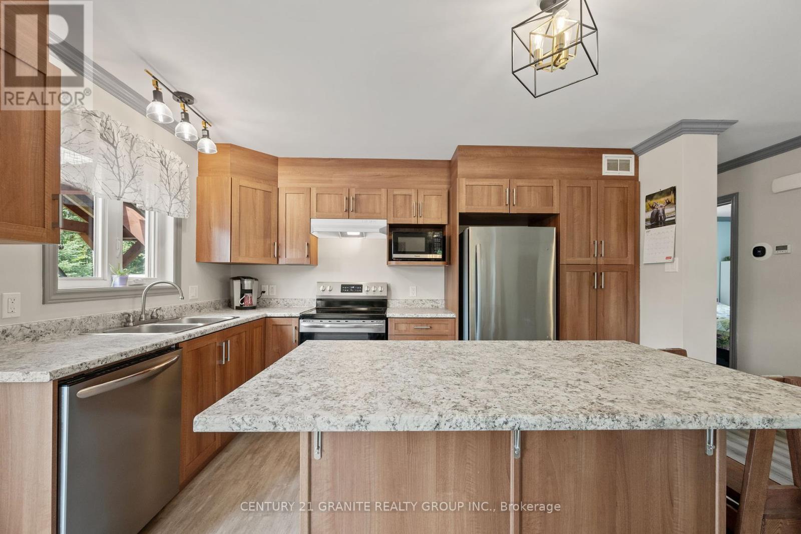 41 Maxwell Settlement Road, Bancroft (Bancroft Ward), Ontario  K0L 1C0 - Photo 4 - X12307719