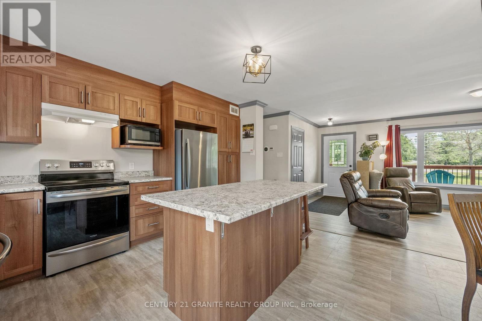 41 Maxwell Settlement Road, Bancroft (Bancroft Ward), Ontario  K0L 1C0 - Photo 6 - X12307719