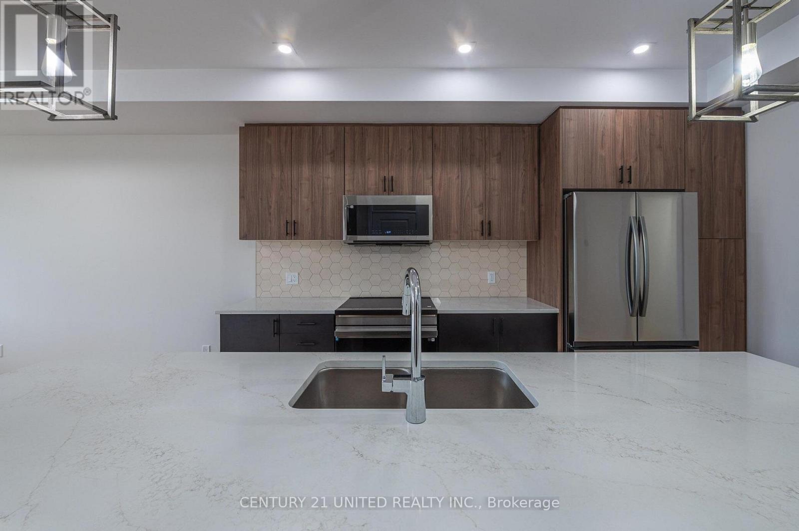 311 Mullighan Gardens, Peterborough North (North), Ontario  K9K 0H2 - Photo 6 - X12307997