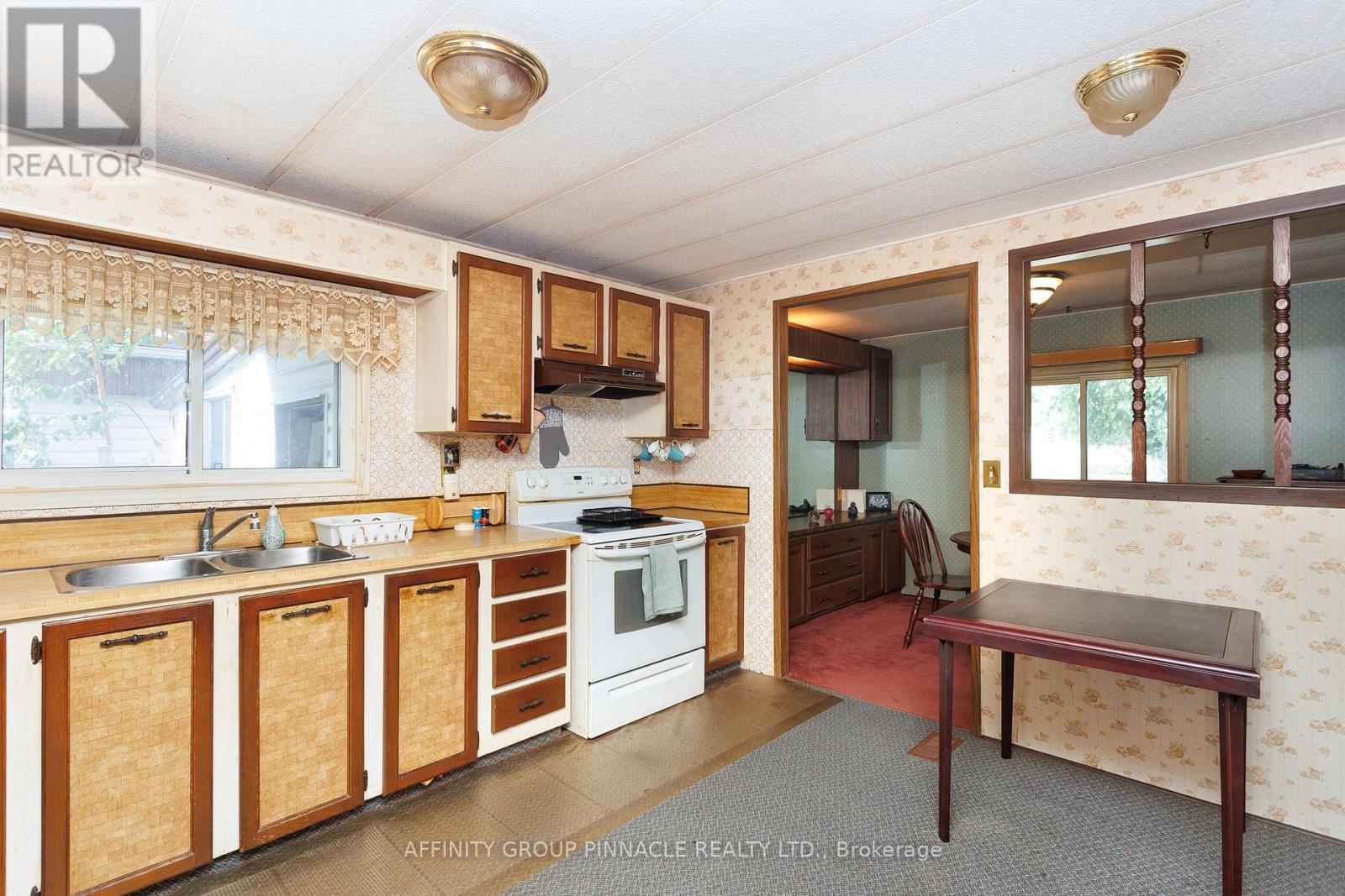 15 Circle Drive, Kawartha Lakes (Lindsay), Ontario  K9V 0H7 - Photo 10 - X12308174
