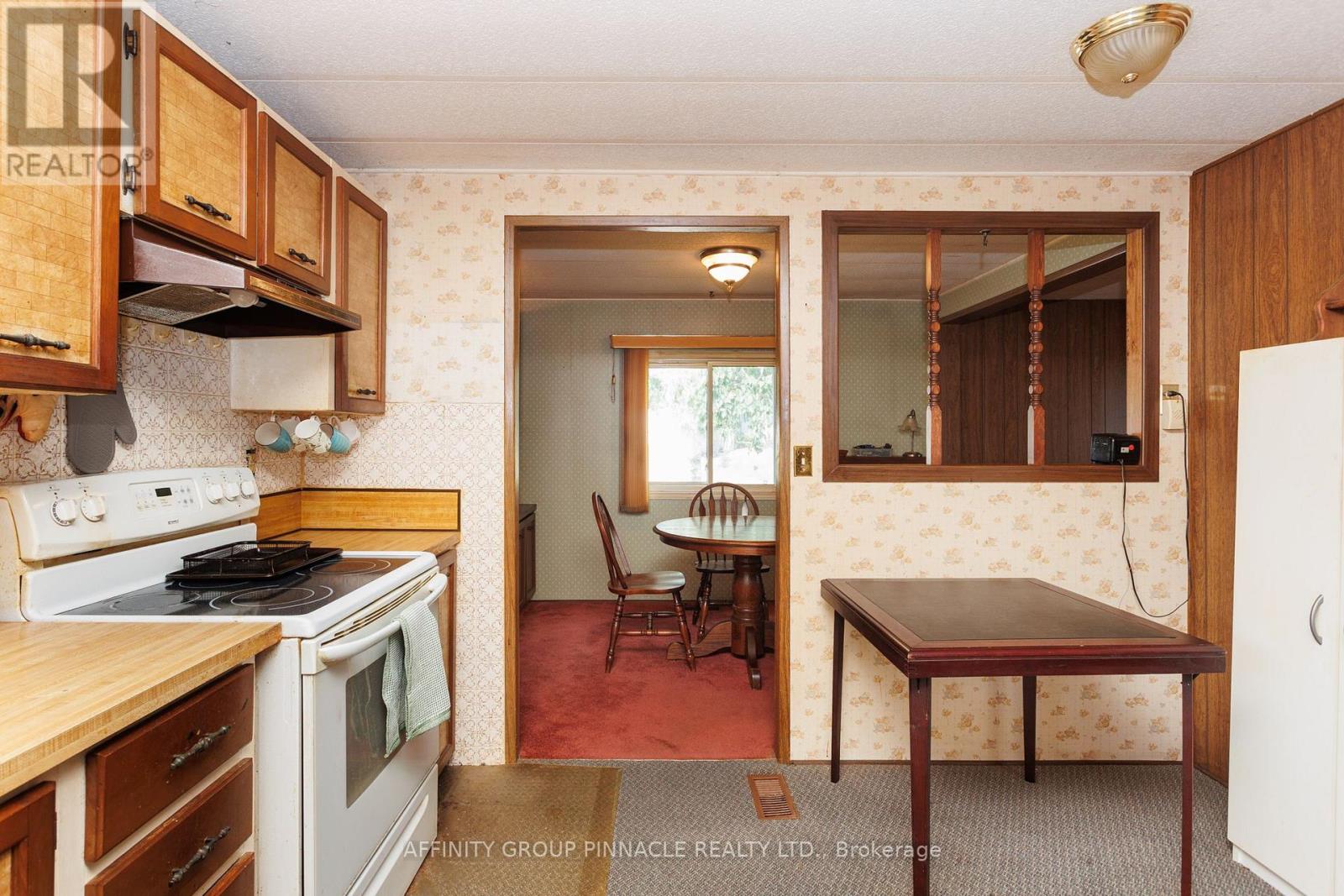 15 Circle Drive, Kawartha Lakes (Lindsay), Ontario  K9V 0H7 - Photo 12 - X12308174