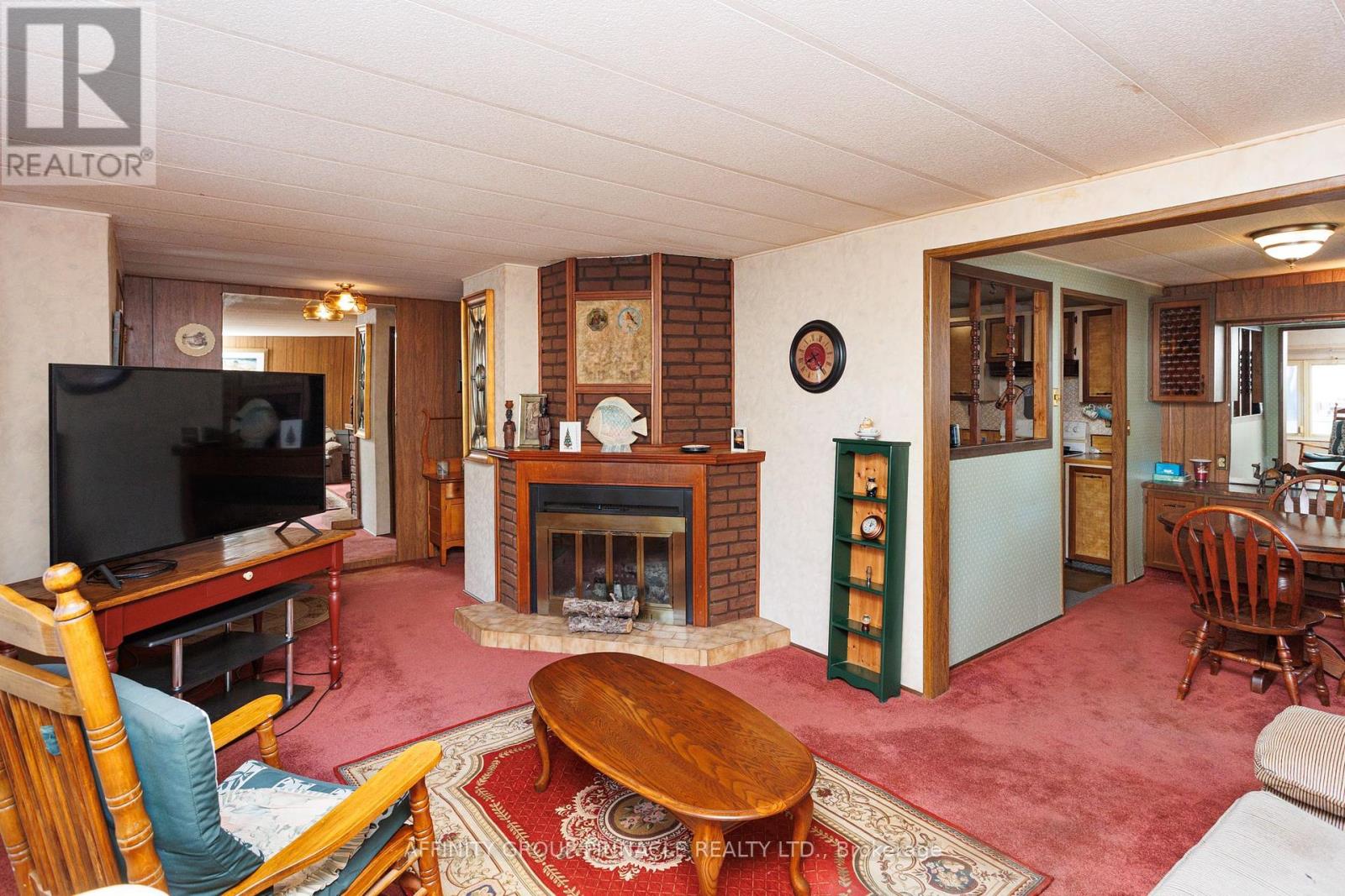 15 Circle Drive, Kawartha Lakes (Lindsay), Ontario  K9V 0H7 - Photo 16 - X12308174