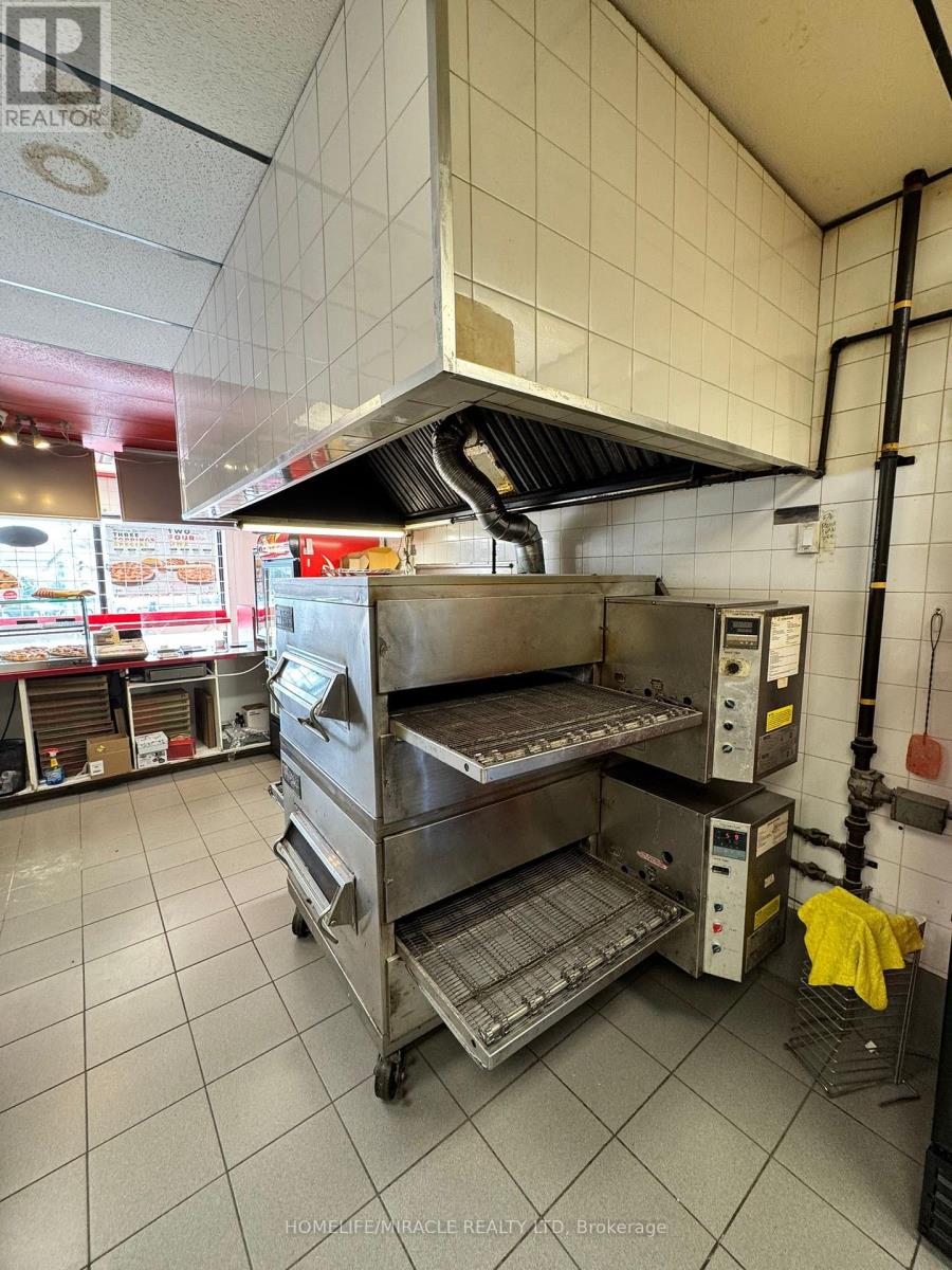 Unit 2 - 140 Parkhill Road W, Peterborough North (South), Ontario  K9H 3G9 - Photo 4 - X12308208