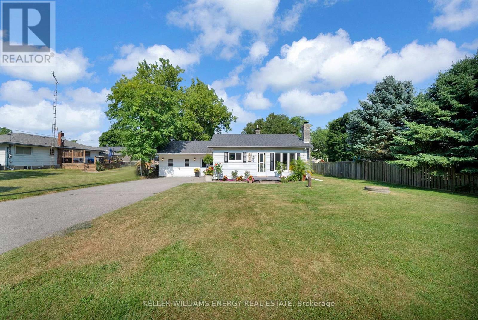 1725 Brownsville Road, Clarington (Newcastle), Ontario  L1B 1L9 - Photo 2 - E12308566