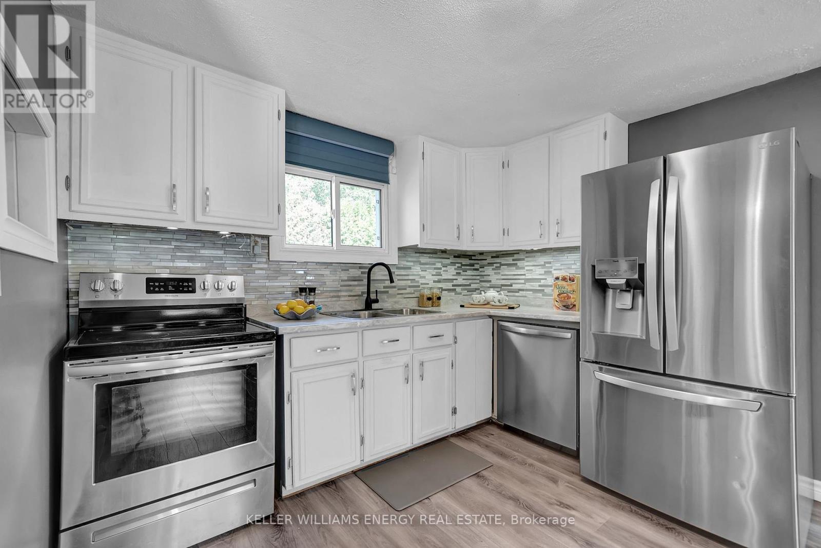 1725 Brownsville Road, Clarington (Newcastle), Ontario  L1B 1L9 - Photo 4 - E12308566
