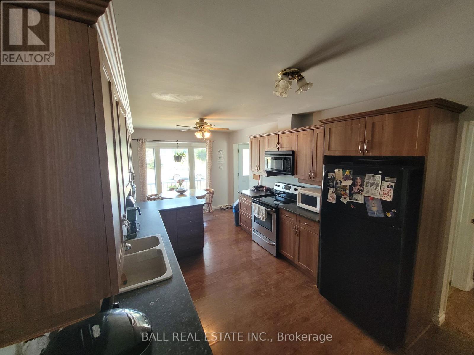 32 Champlain Boulevard, Kawartha Lakes (Lindsay), Ontario  K9V 4R1 - Photo 11 - X12309230