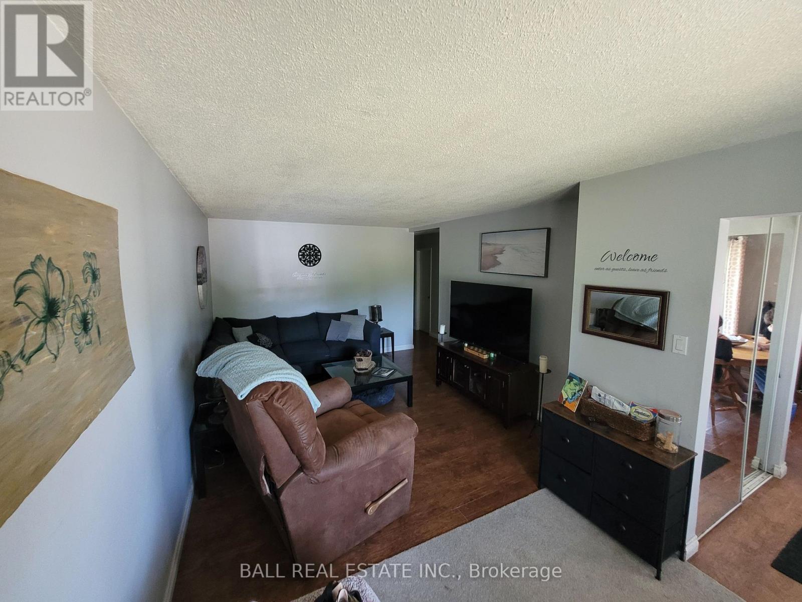 32 Champlain Boulevard, Kawartha Lakes (Lindsay), Ontario  K9V 4R1 - Photo 12 - X12309230