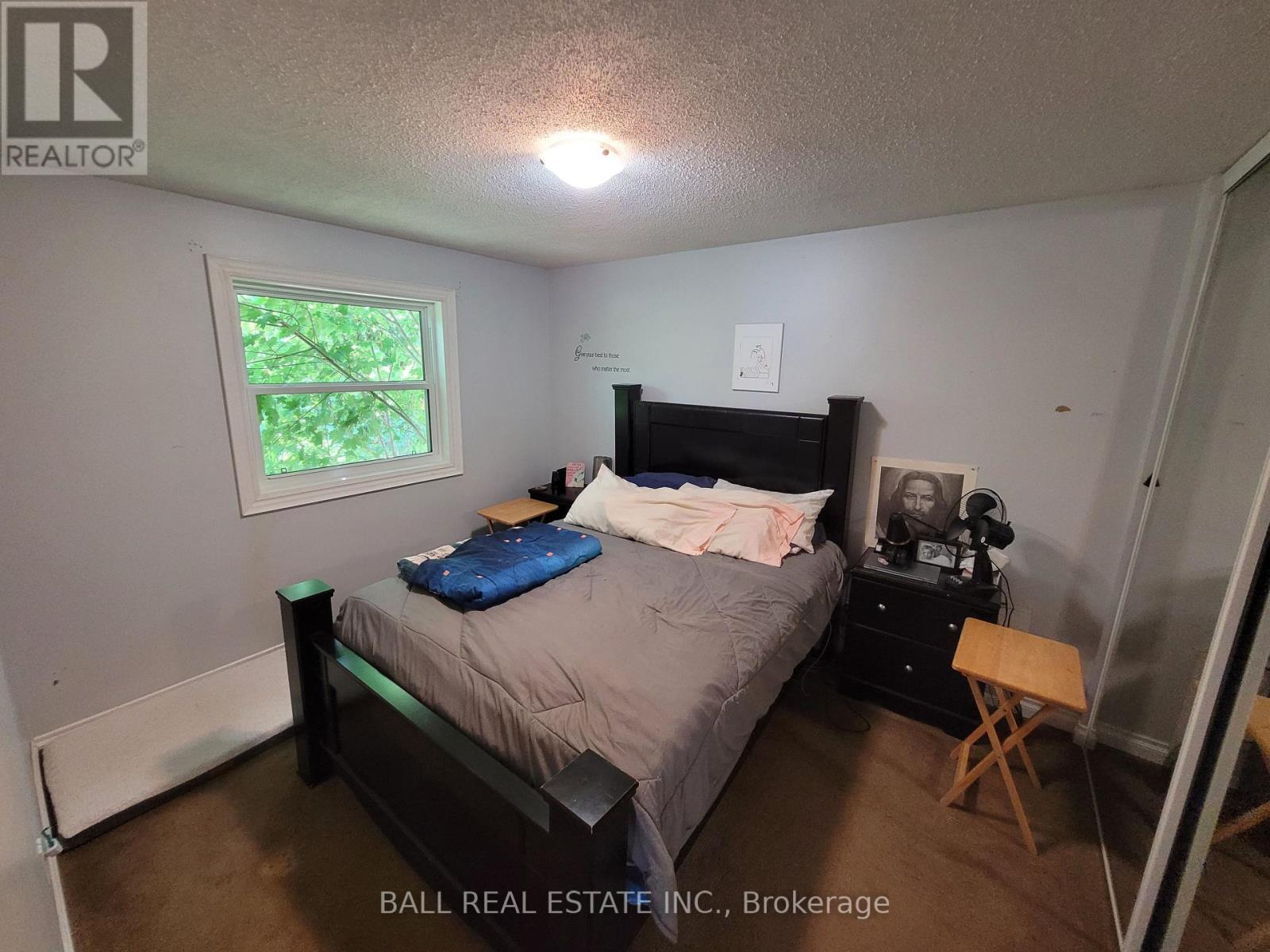 32 Champlain Boulevard, Kawartha Lakes (Lindsay), Ontario  K9V 4R1 - Photo 16 - X12309230