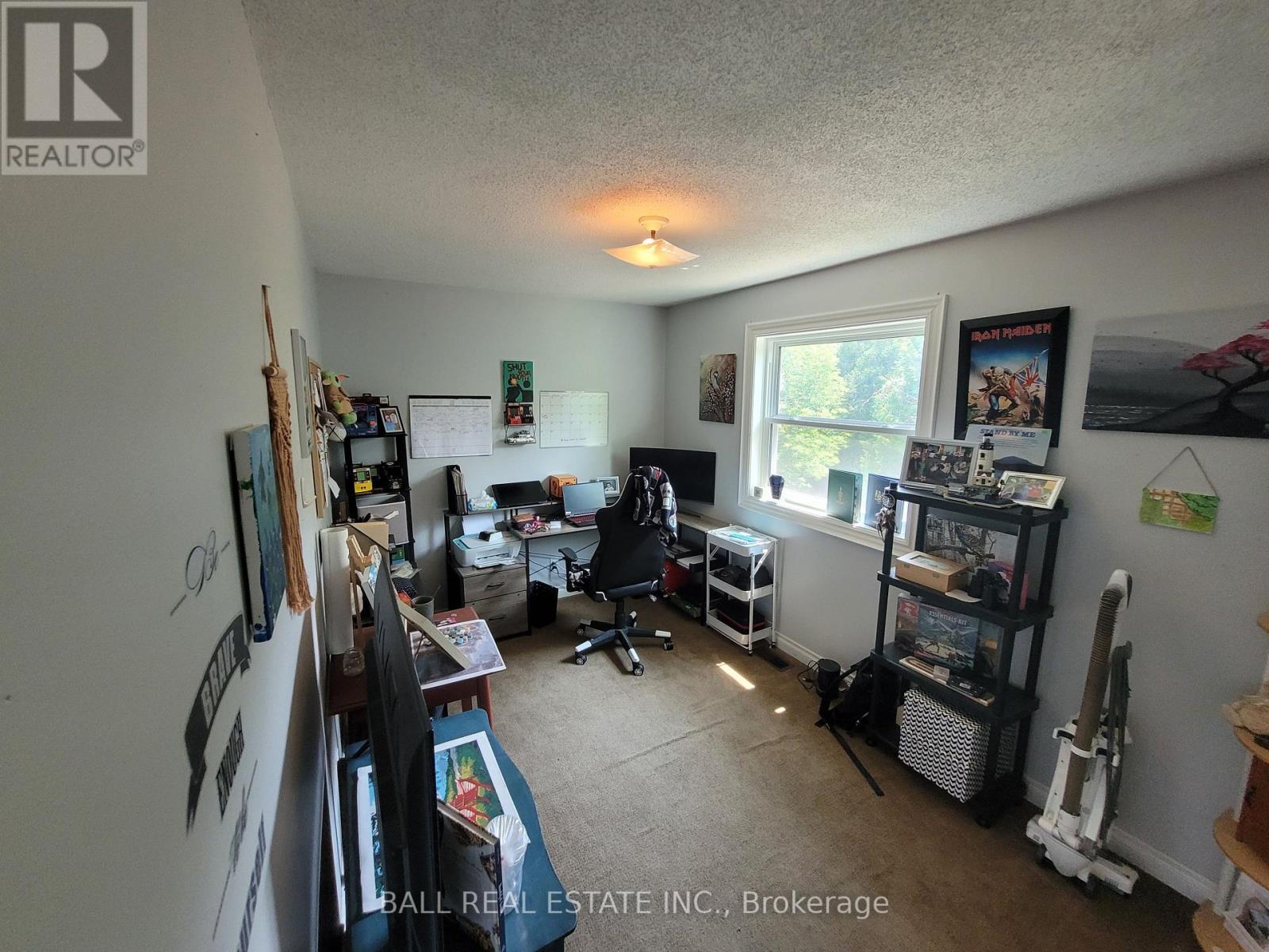 32 Champlain Boulevard, Kawartha Lakes (Lindsay), Ontario  K9V 4R1 - Photo 18 - X12309230