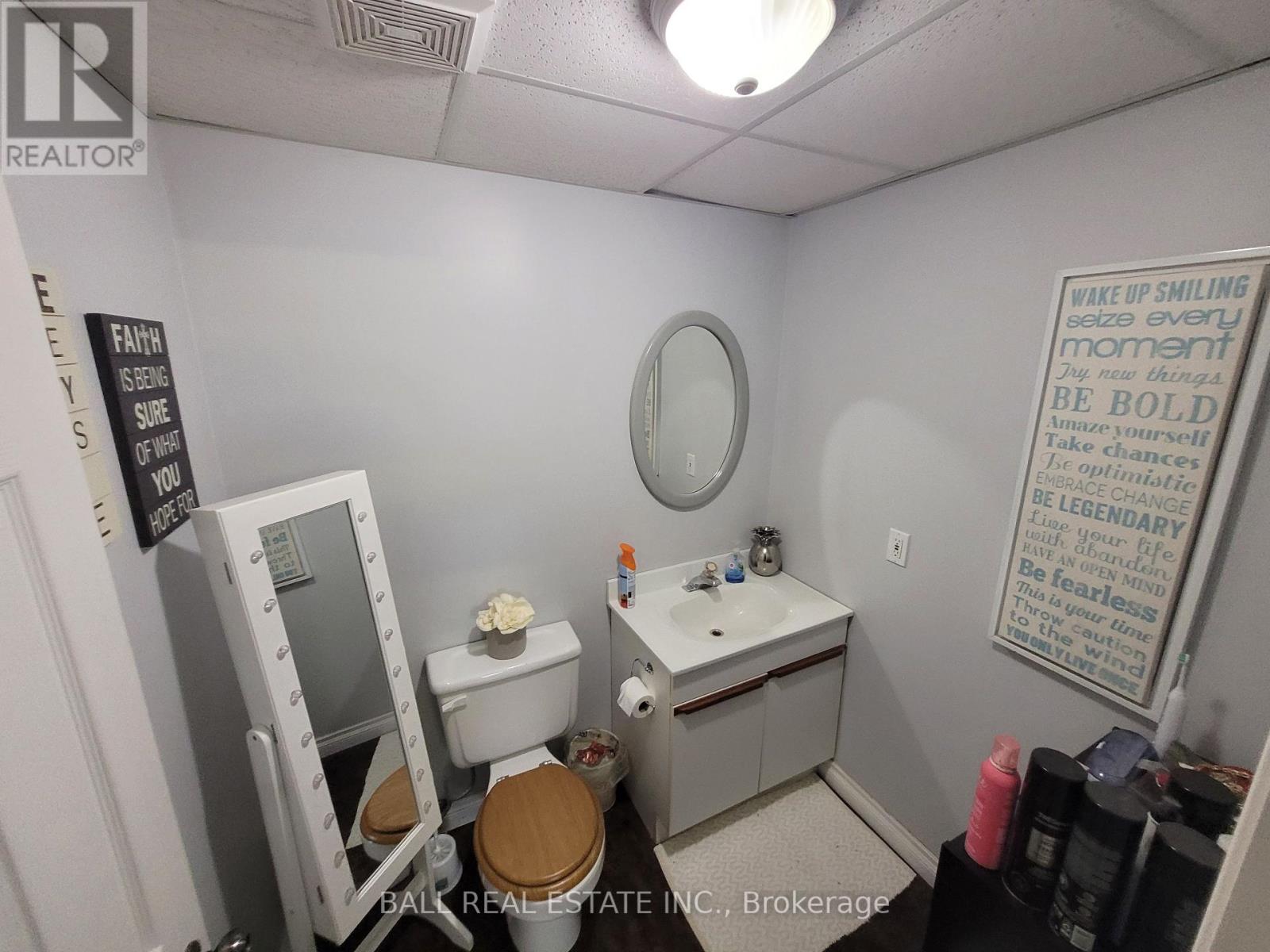 32 Champlain Boulevard, Kawartha Lakes (Lindsay), Ontario  K9V 4R1 - Photo 20 - X12309230