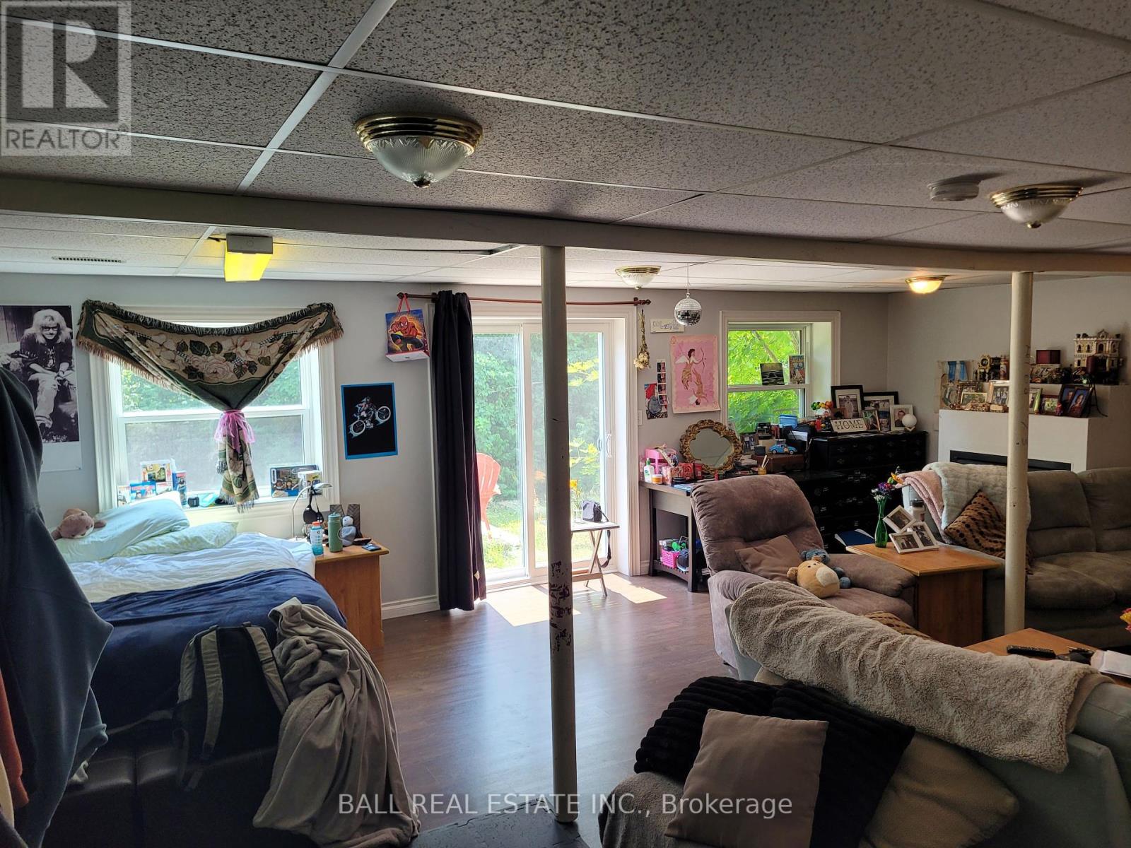 32 Champlain Boulevard, Kawartha Lakes (Lindsay), Ontario  K9V 4R1 - Photo 21 - X12309230