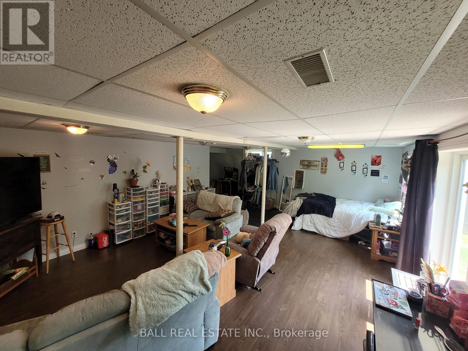 32 Champlain Boulevard, Kawartha Lakes (Lindsay), Ontario  K9V 4R1 - Photo 22 - X12309230