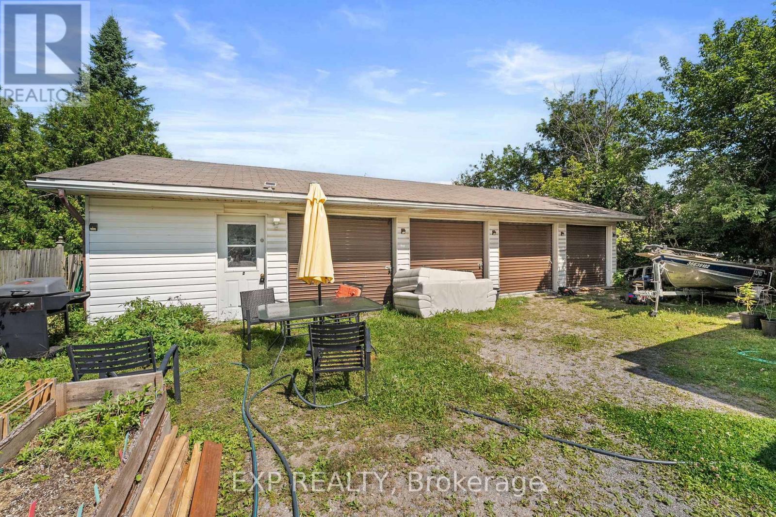 4 Mary Street W, Kawartha Lakes (Lindsay), Ontario  K9V 2N4 - Photo 12 - X12310170