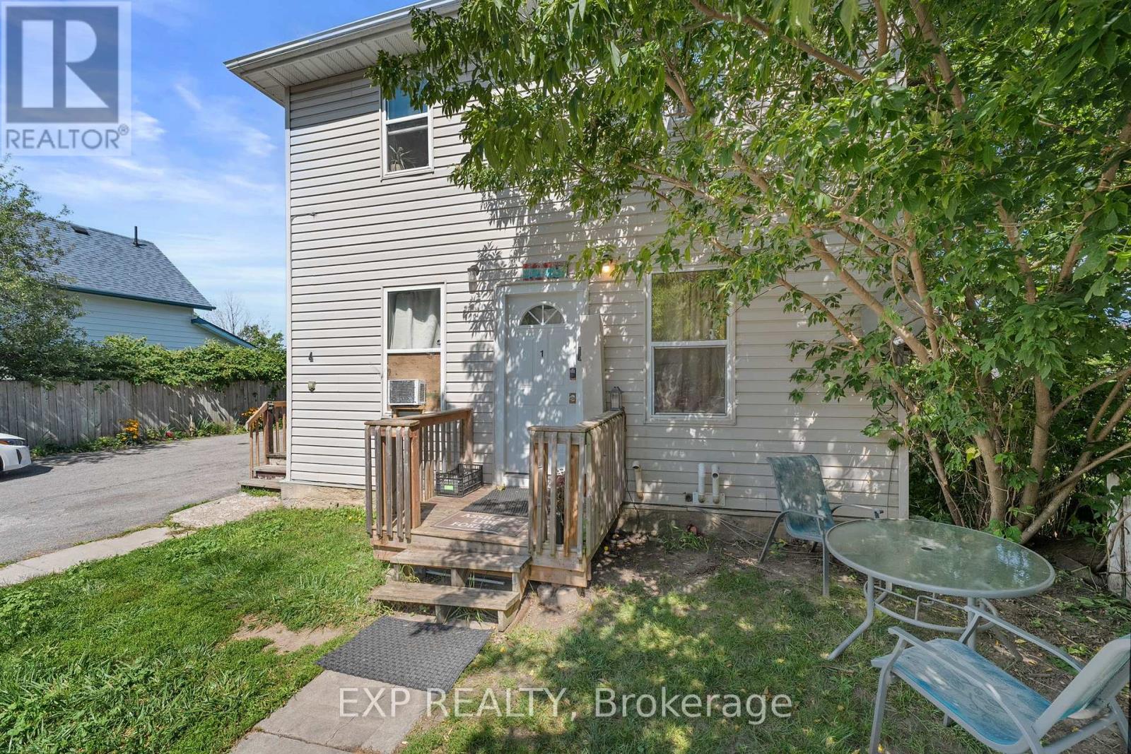 4 Mary Street W, Kawartha Lakes (Lindsay), Ontario  K9V 2N4 - Photo 5 - X12310170