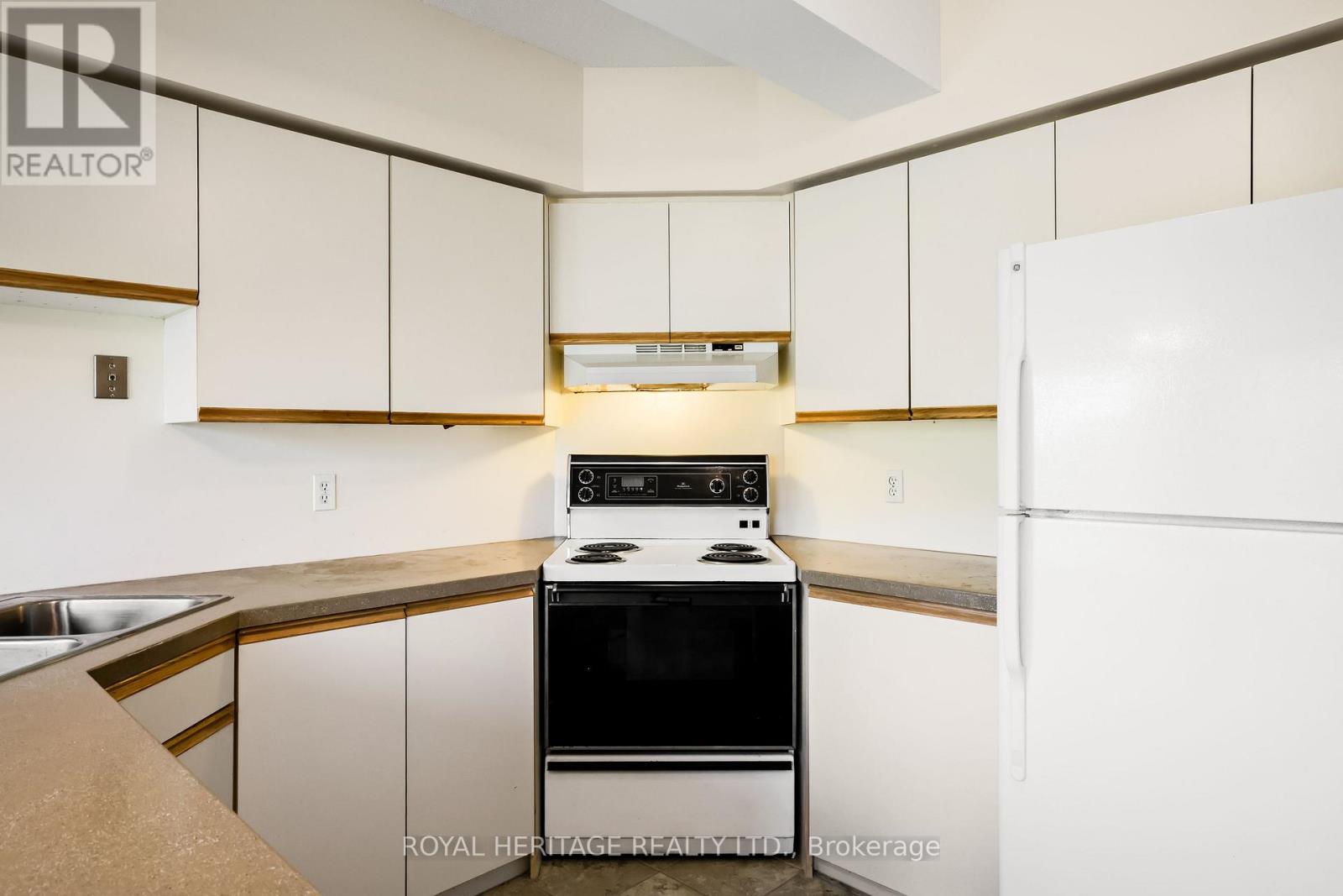 211 - 40 Auburn Street, Peterborough East (North), Ontario  K9H 2G2 - Photo 22 - X12310268