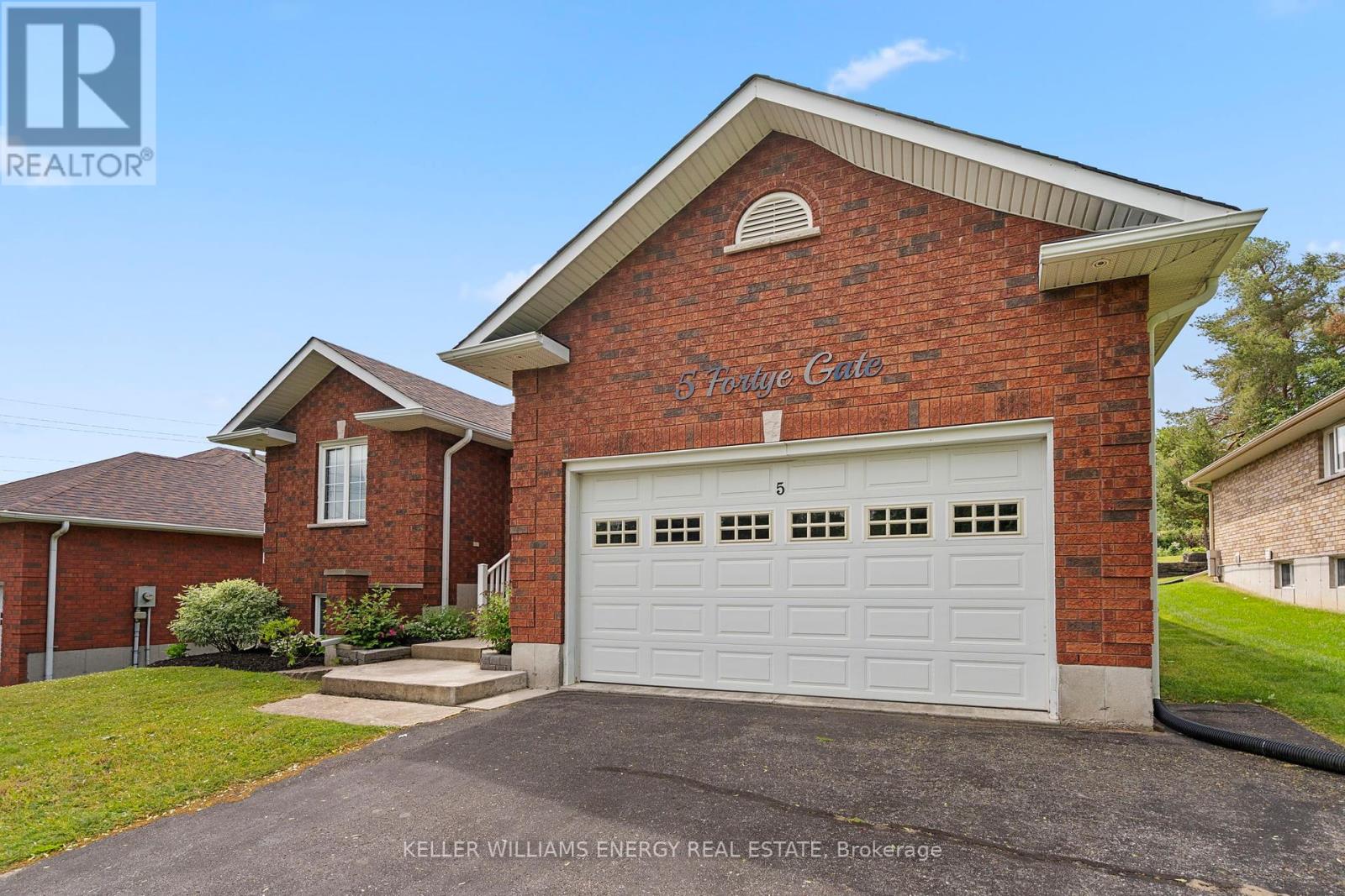 5 Fortye Gate, Peterborough West (South), Ontario  K9K 2E7 - Photo 2 - X12310277