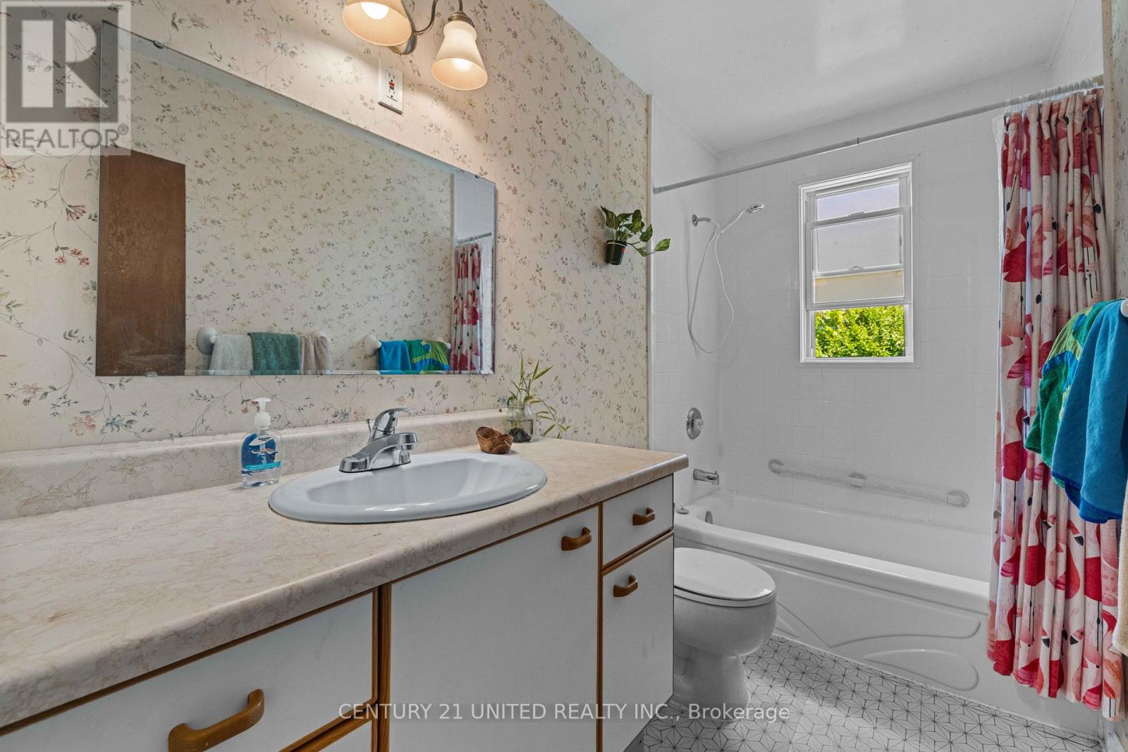 567 O'connell Road, Peterborough South (West), Ontario  K9J 4E2 - Photo 16 - X12310372