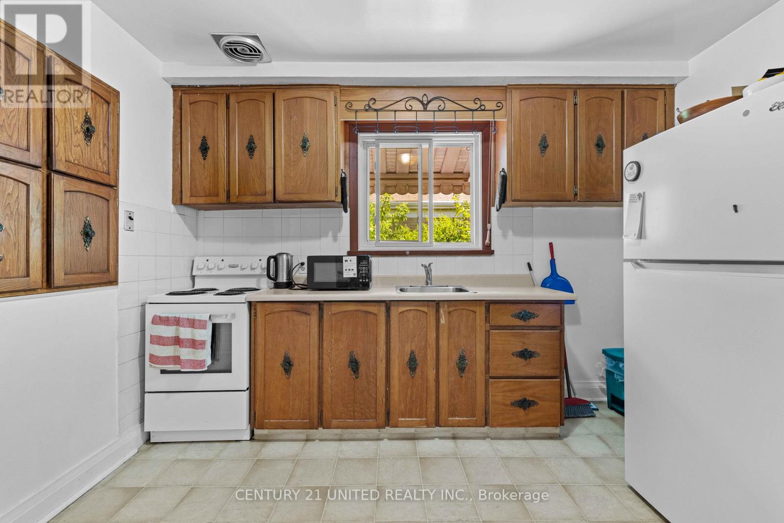 567 O'connell Road, Peterborough South (West), Ontario  K9J 4E2 - Photo 6 - X12310372