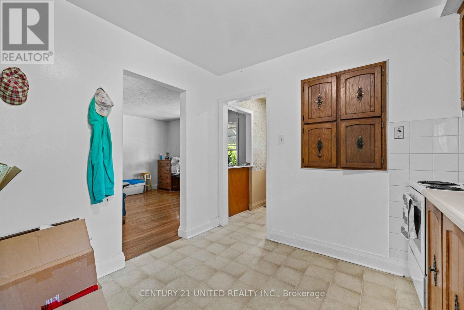 567 O'connell Road, Peterborough South (West), Ontario  K9J 4E2 - Photo 8 - X12310372