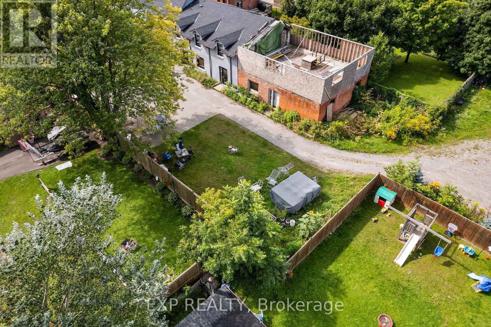 86 Queen Street, Kawartha Lakes (Lindsay), Ontario  K9V 1G4 - Photo 10 - X12310199